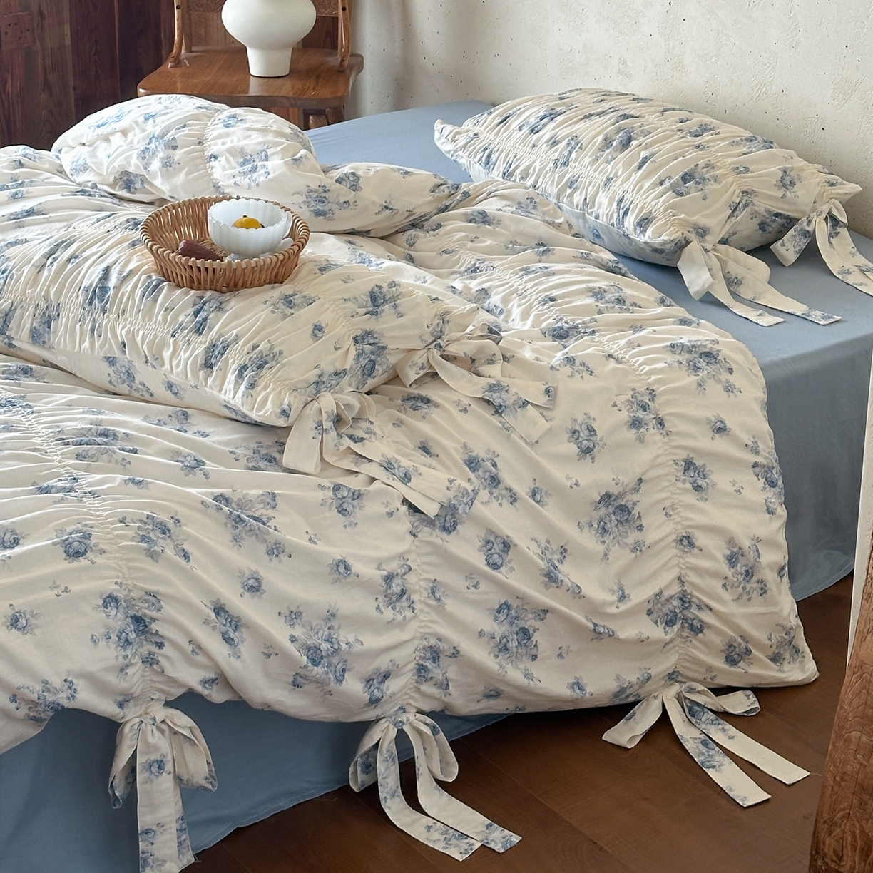 91家纺网 家纺一手货源 找家纺 觅糖家纺 2026春夏新款全棉纯棉法式轻奶油系列四件套 花韵蓝