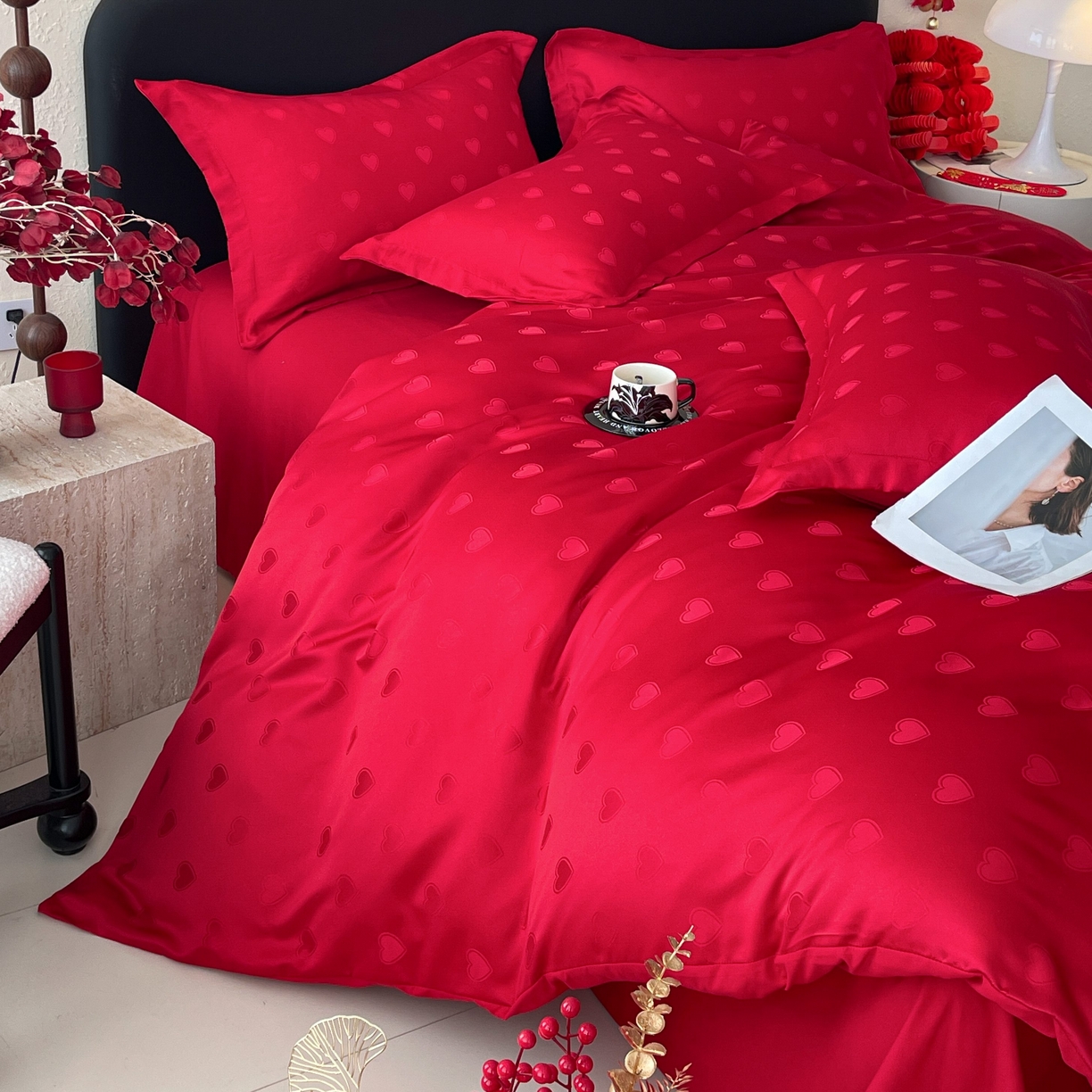 91家纺网 家纺一手货源 找家纺 大麦乐田 2026春夏新款贡缎提花大红四件套 爱心  