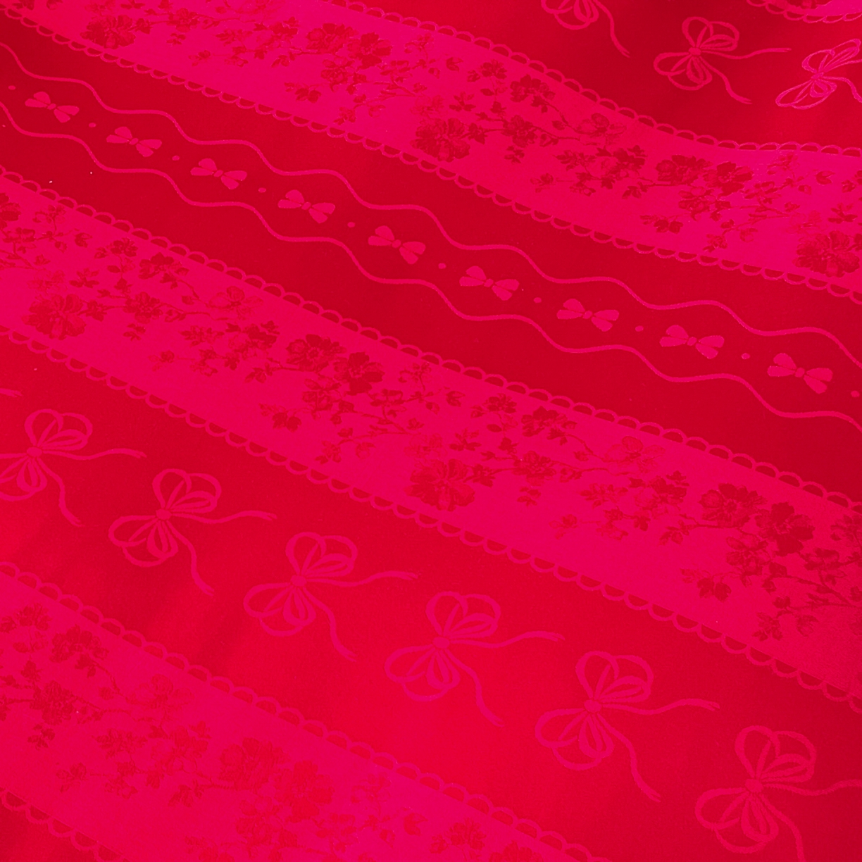 91家纺网 家纺一手货源 找家纺 大麦乐田 2026春夏新款贡缎提花大红四件套 恬梦