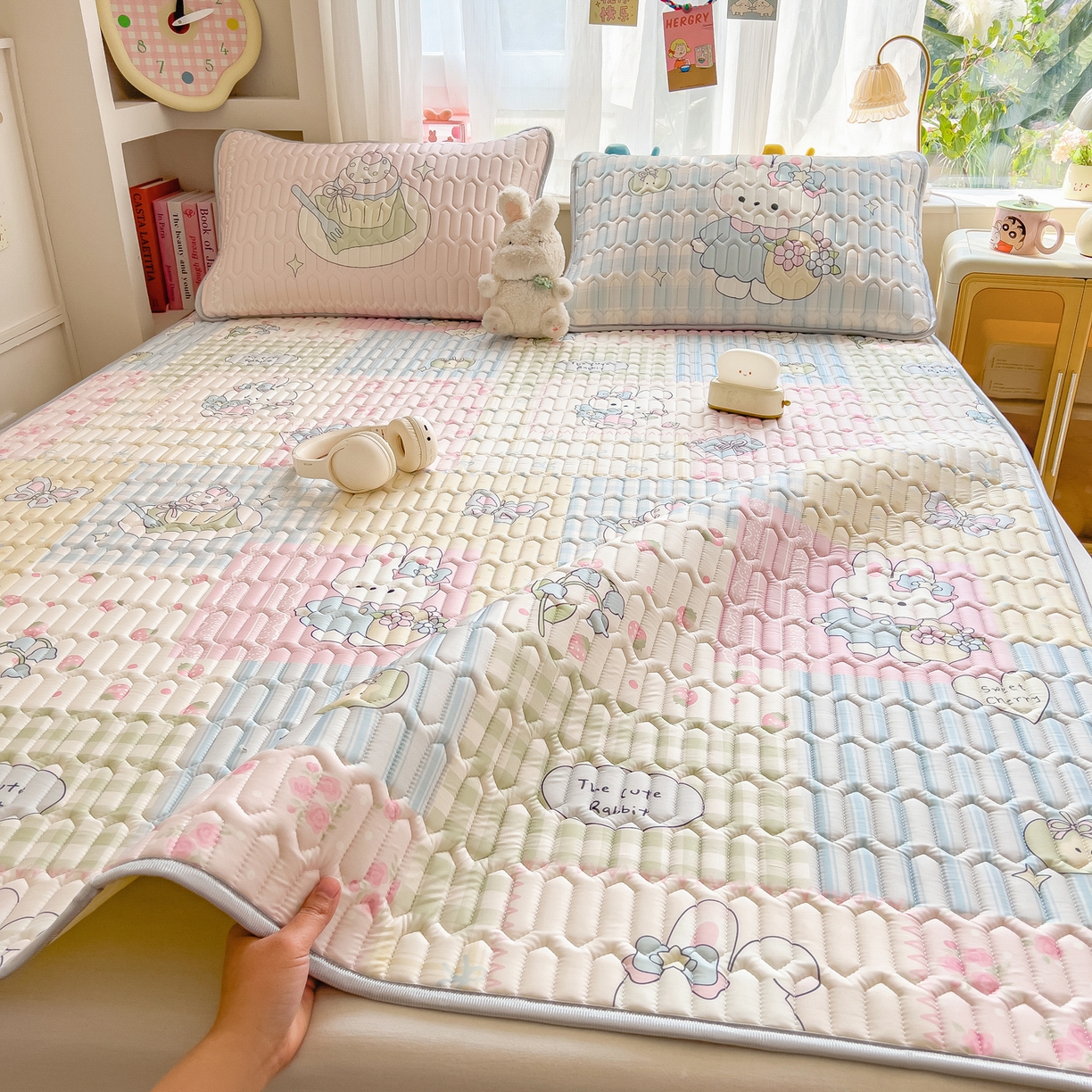 91家纺网 家纺一手货源 找家纺 摩妮卡 2026新款数码大版小清新乳胶凉席床席款三件套-场景二 童话小片段