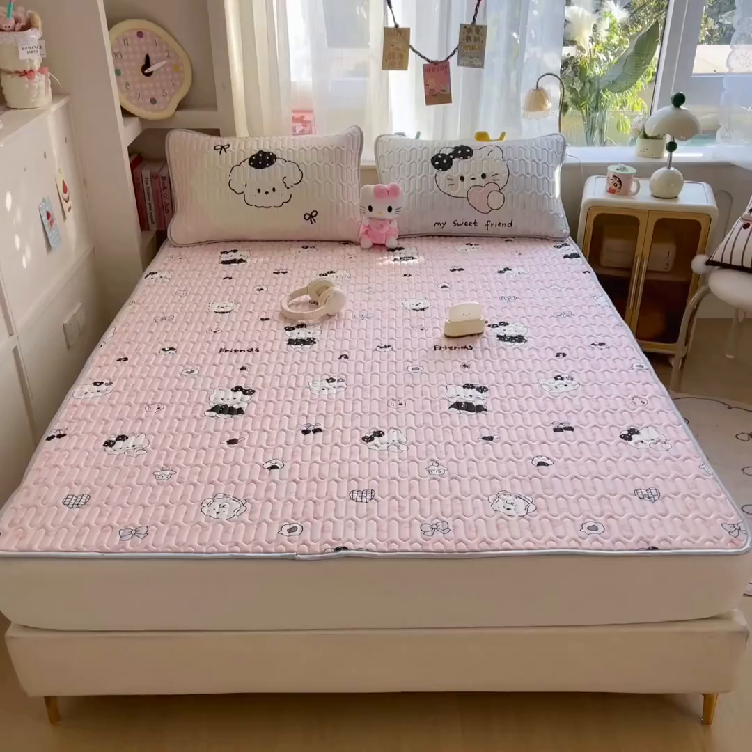 91家纺网 家纺一手货源 找家纺 摩妮卡 2026新款数码大版小清新乳胶凉席床席款三件套-场景二 温暖日常-粉