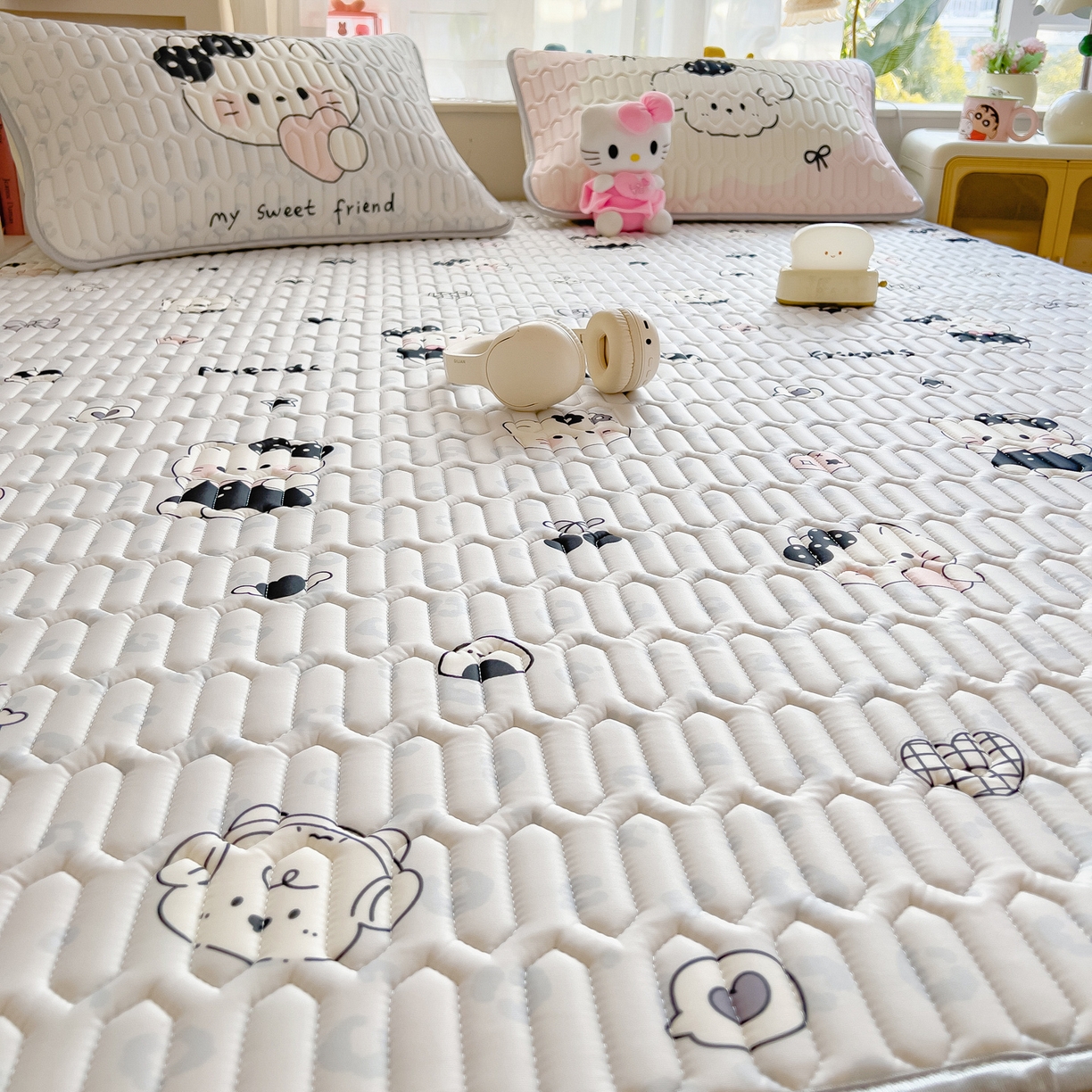 91家纺网 家纺一手货源 找家纺 摩妮卡 2026新款数码大版小清新乳胶凉席床席款三件套-场景二 温暖日常-蓝