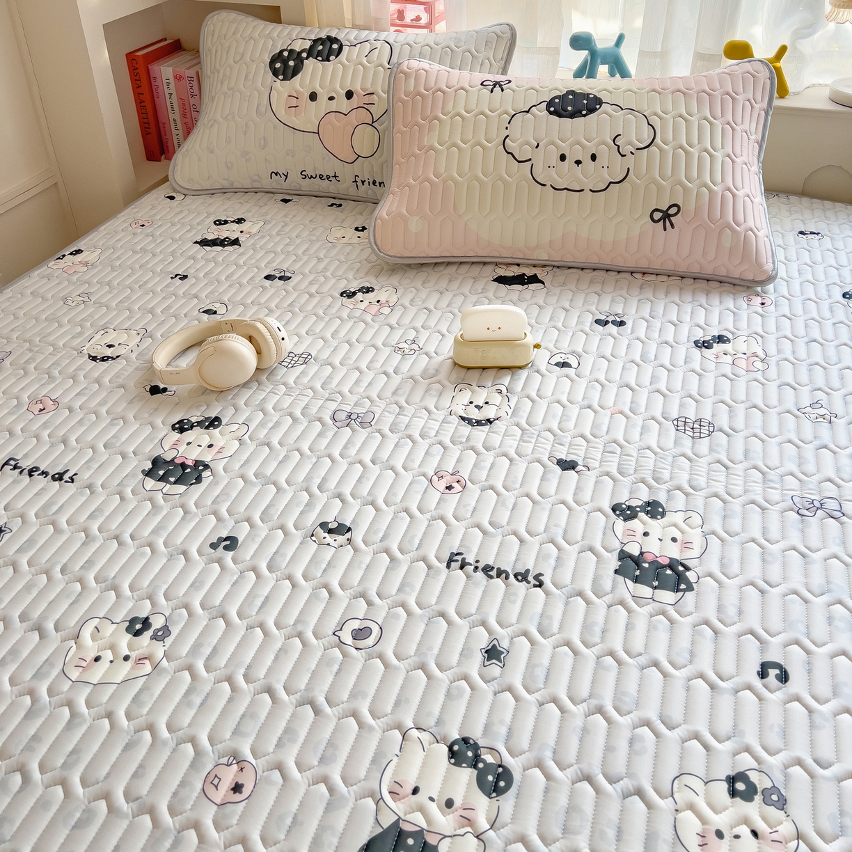 91家纺网 家纺一手货源 找家纺 摩妮卡 2026新款数码大版小清新乳胶凉席床席款三件套-场景二 温暖日常-蓝