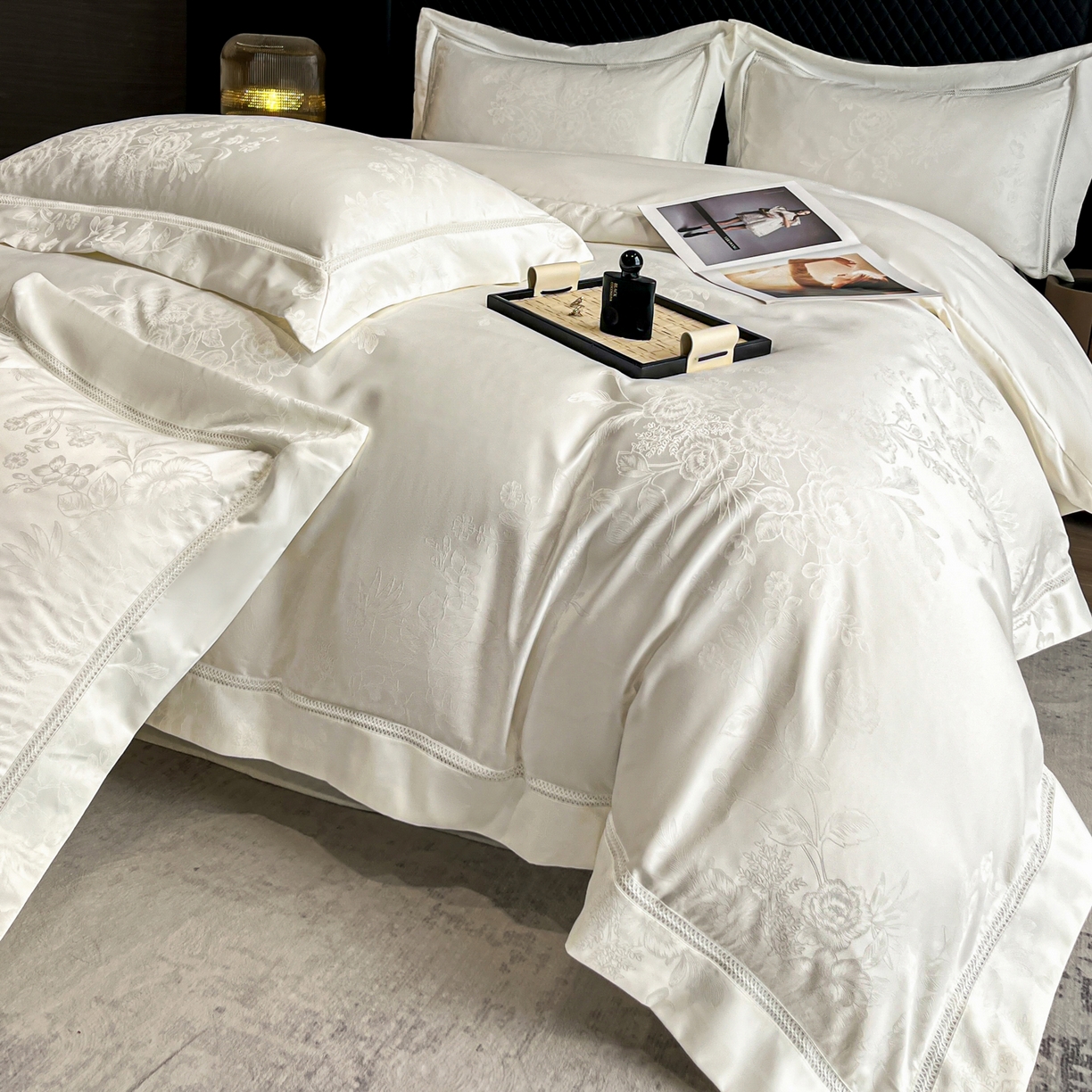 91家纺网 家纺一手货源 找家纺 金牛座家纺 2026新款高精密大花位提花镂空花边床盖四件套-奥黛丽系列 奥黛丽-奶白