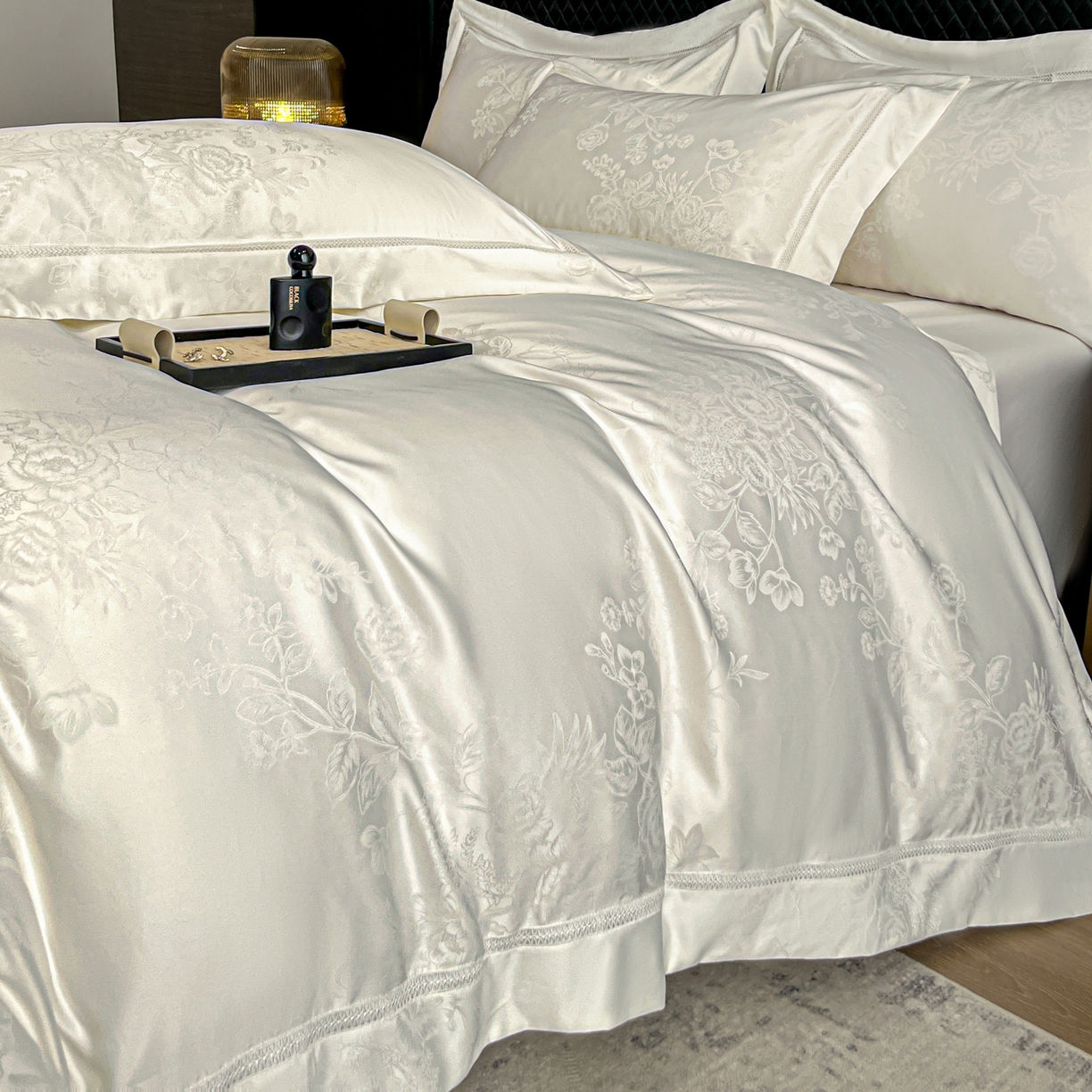 91家纺网 家纺一手货源 找家纺 金牛座家纺 2026新款高精密大花位提花镂空花边床盖四件套-奥黛丽系列 奥黛丽-奶白