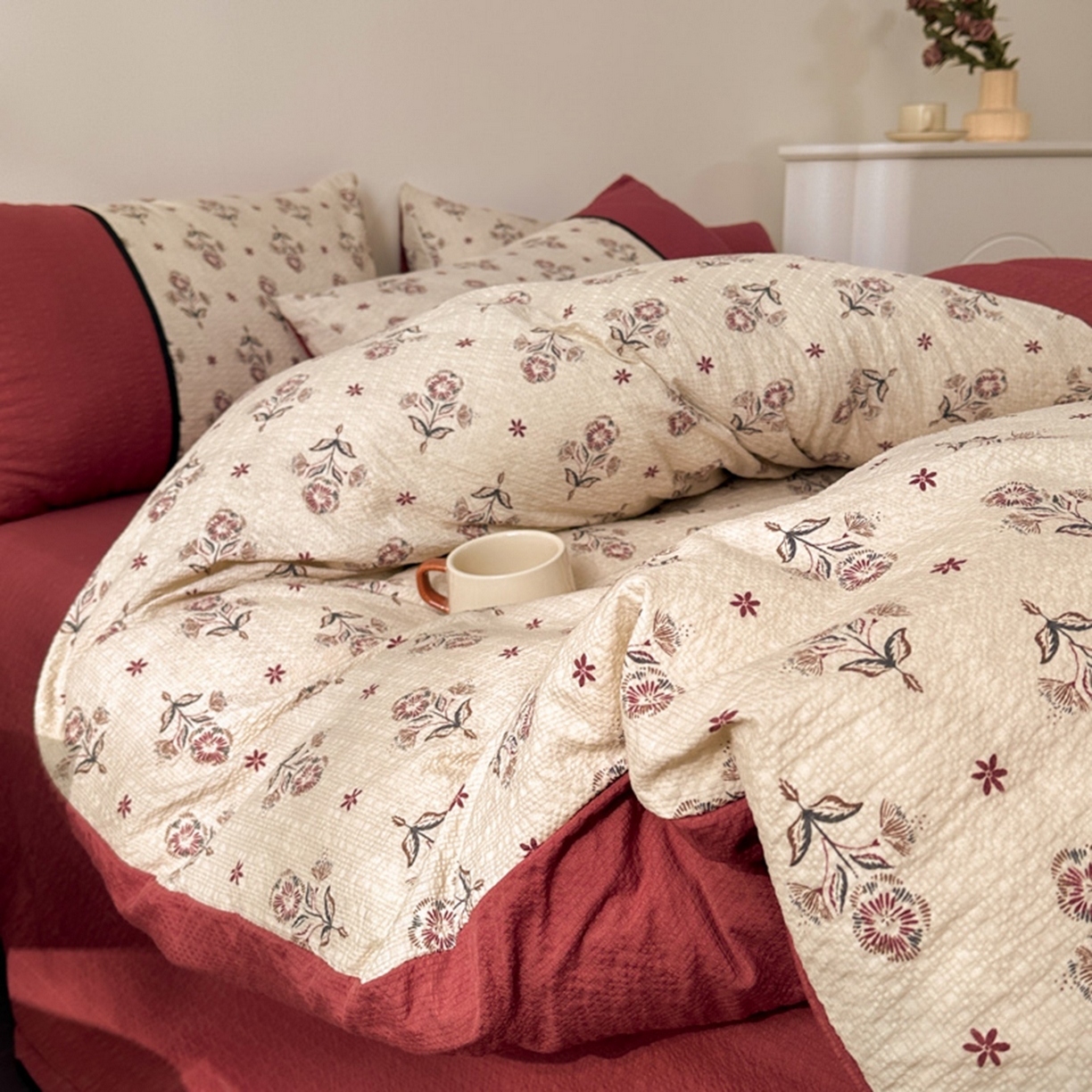 91家纺网 家纺一手货源 找家纺 铠畅家纺 2026春夏新品高克重拼接泡芙纱泡泡皱皱纱四件套 旧梦蔷薇