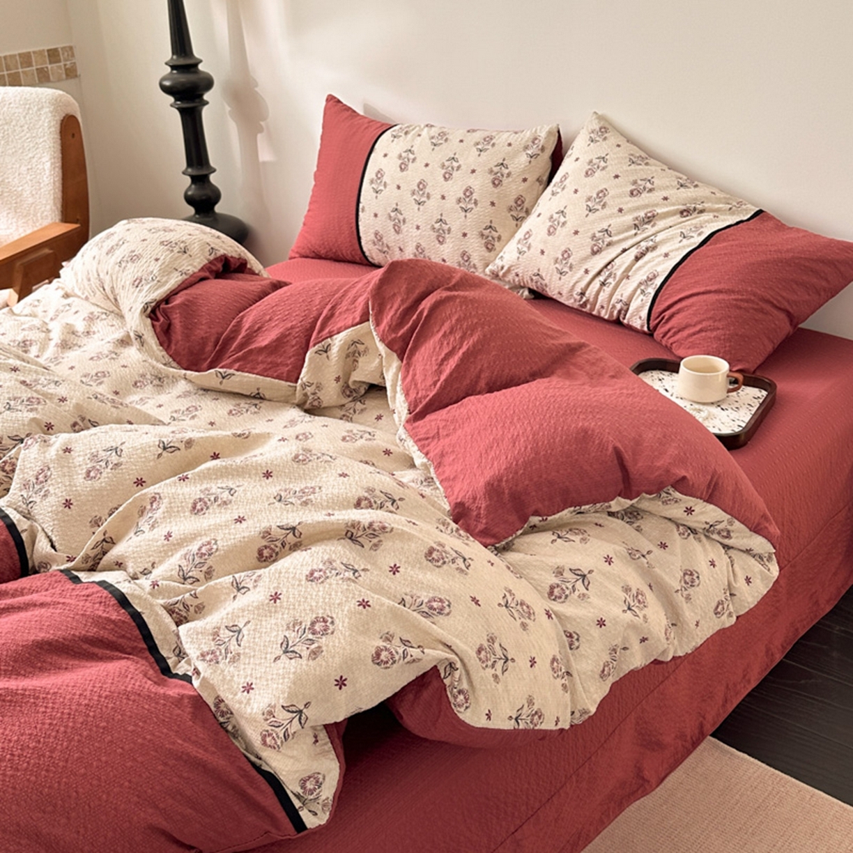 91家纺网 家纺一手货源 找家纺 铠畅家纺 2026春夏新品高克重拼接泡芙纱泡泡皱皱纱四件套 旧梦蔷薇