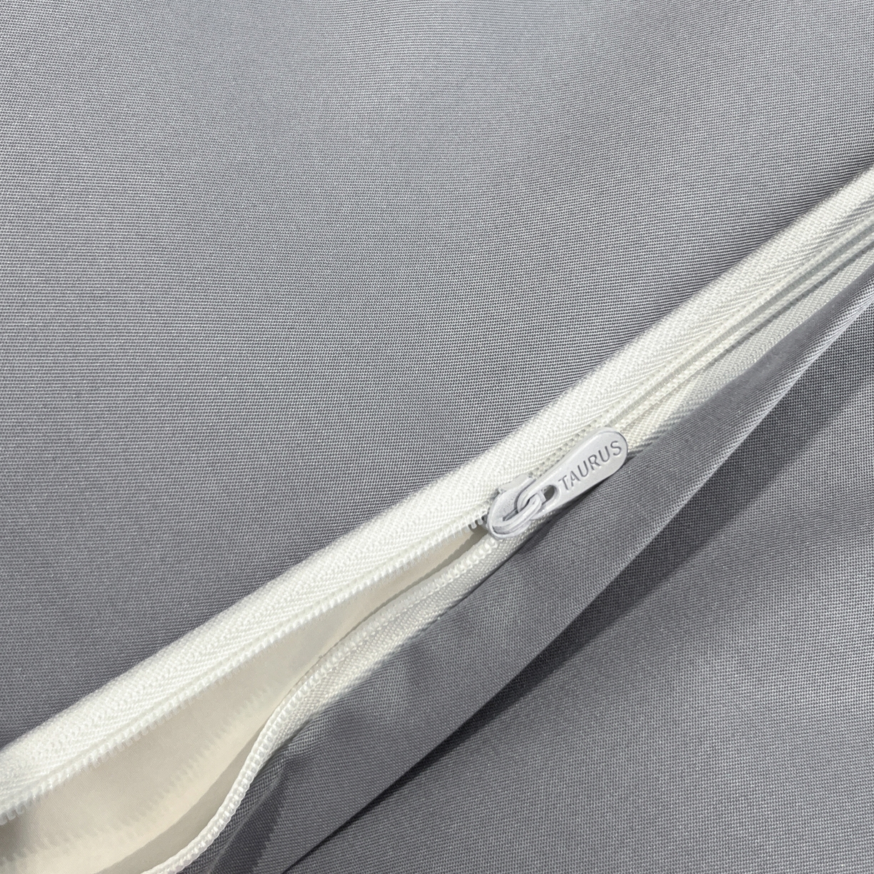 91家纺网 家纺一手货源 找家纺 金牛座家纺 2026新款高精密大花位提花镂空花边床盖四件套-奥黛丽系列 奥黛丽-灰