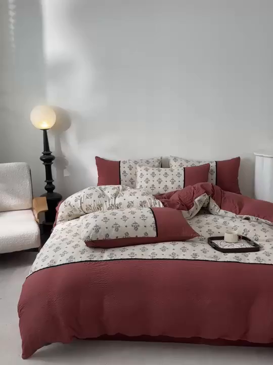 91家纺网 家纺一手货源 找家纺 铠畅家纺 2026春夏新品高克重拼接泡芙纱泡泡皱皱纱四件套 旧梦蔷薇