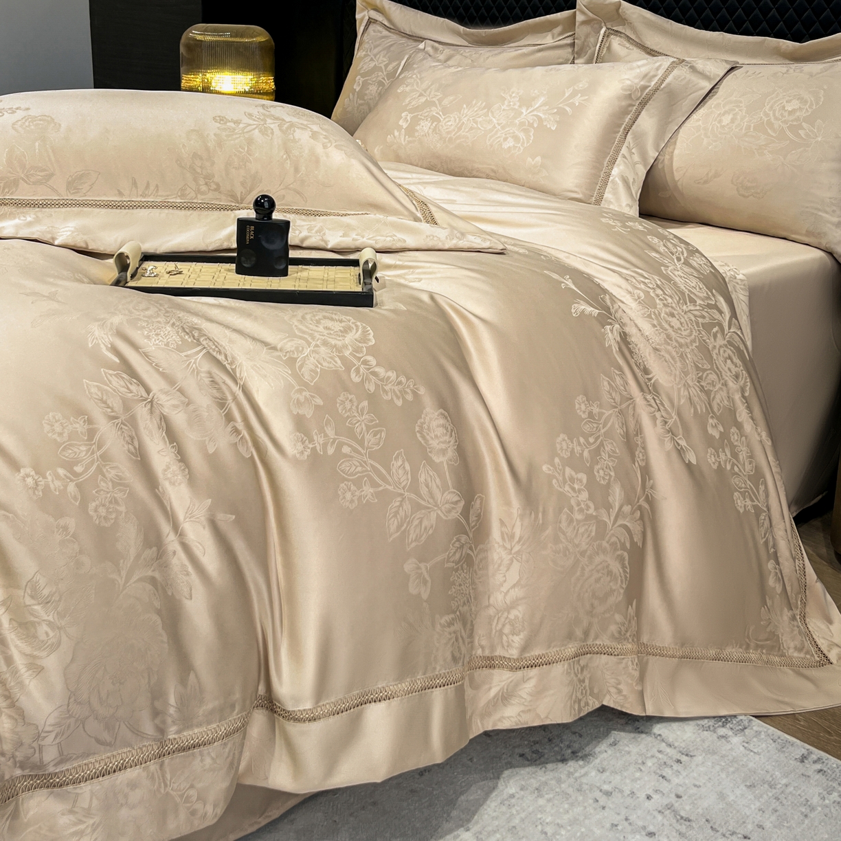 91家纺网 家纺一手货源 找家纺 金牛座家纺 2026新款高精密大花位提花镂空花边床盖四件套-奥黛丽系列 奥黛丽-香槟