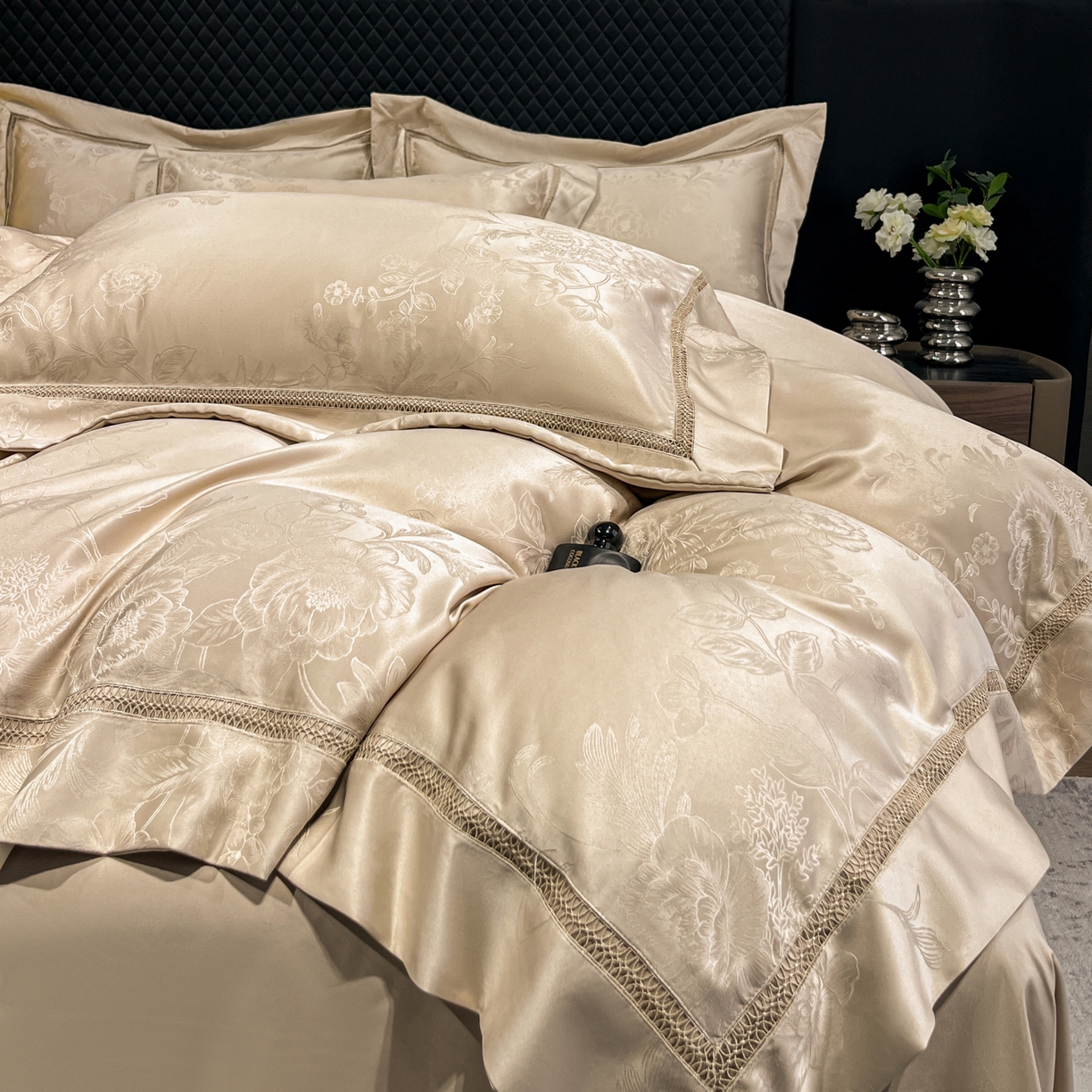 91家纺网 家纺一手货源 找家纺 金牛座家纺 2026新款高精密大花位提花镂空花边床盖四件套-奥黛丽系列 奥黛丽-香槟