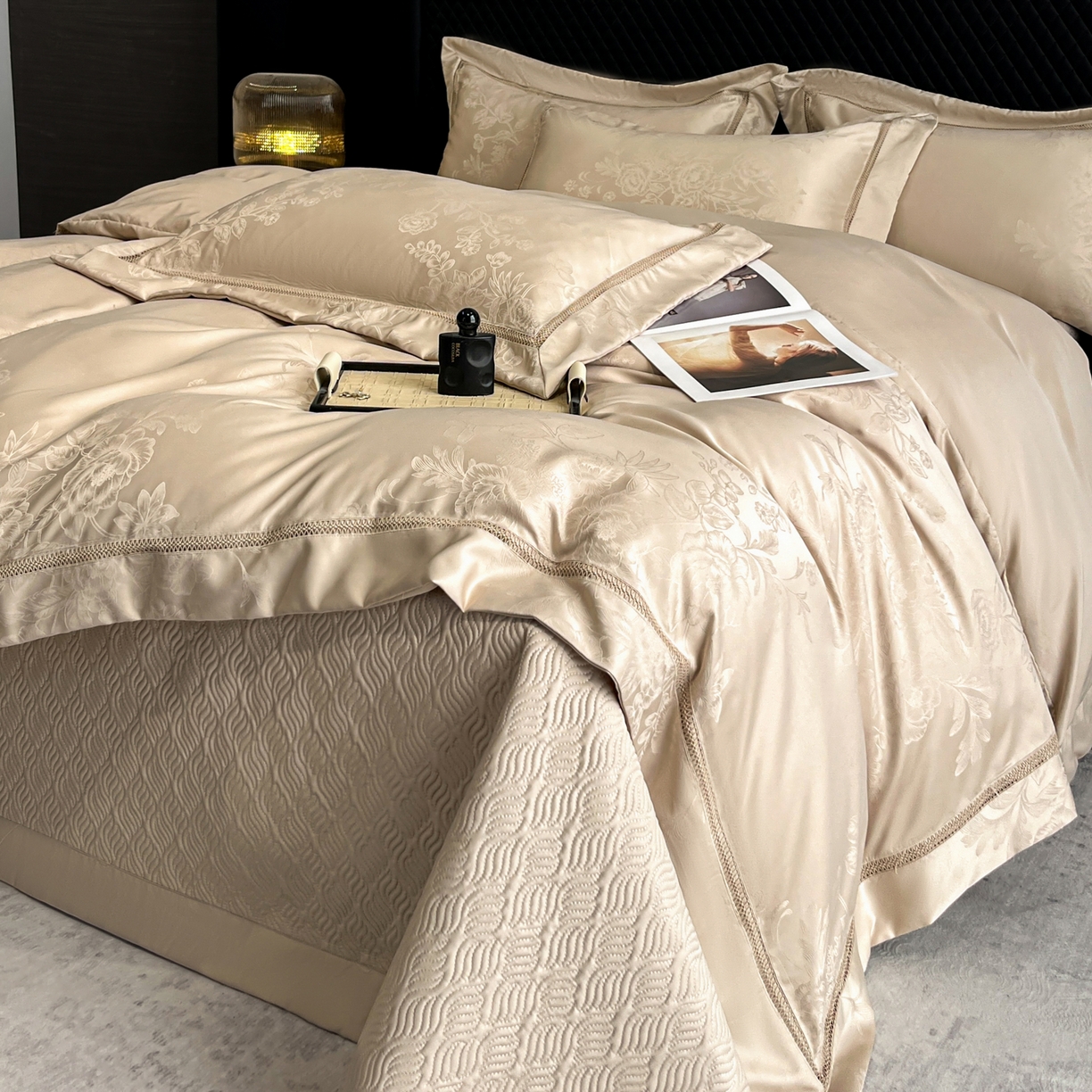 91家纺网 家纺一手货源 找家纺 金牛座家纺 2026新款高精密大花位提花镂空花边床盖四件套-奥黛丽系列 奥黛丽-香槟