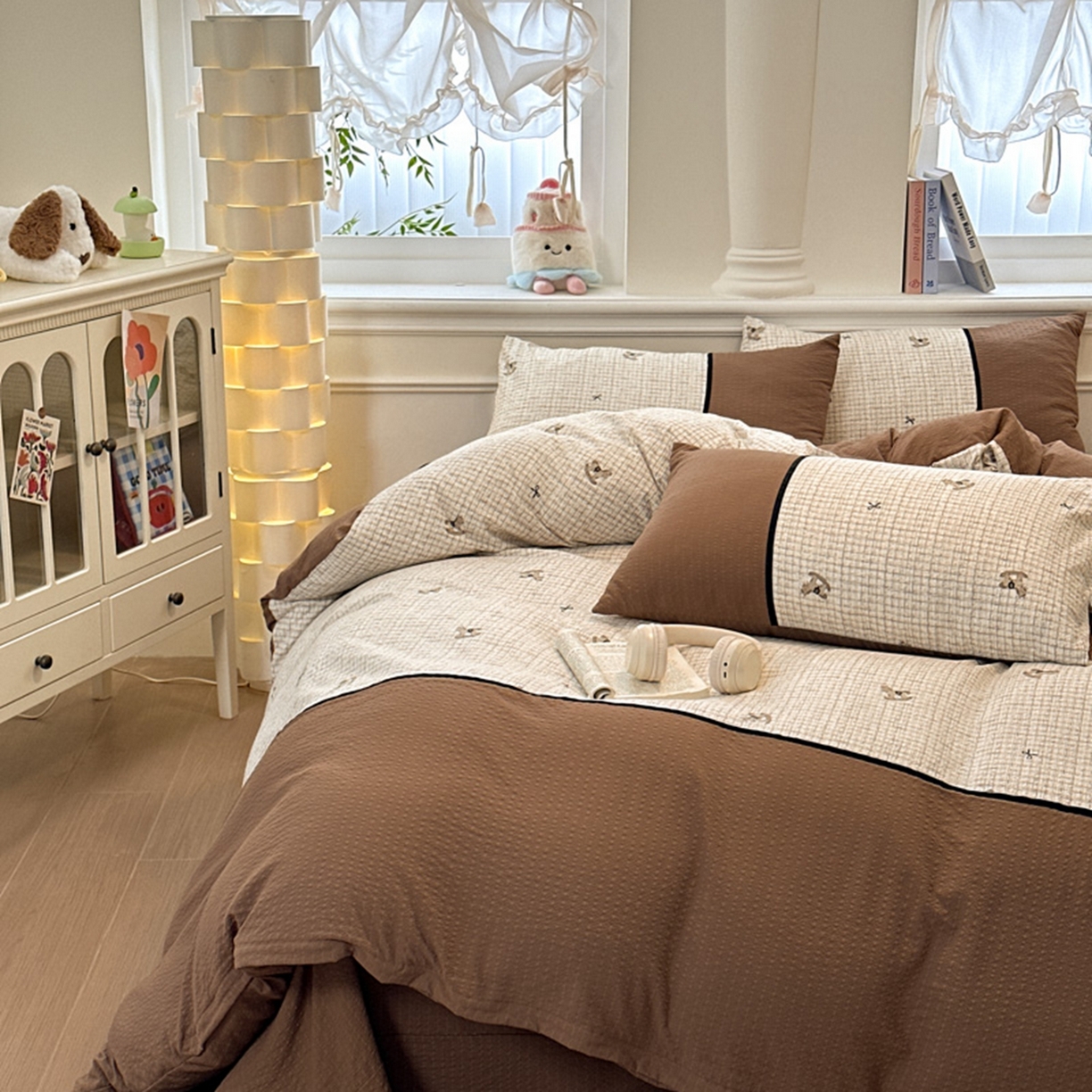 91家纺网 家纺一手货源 找家纺 铠畅家纺 2026春夏新品高克重拼接泡芙纱泡泡皱皱纱四件套 格纹木马