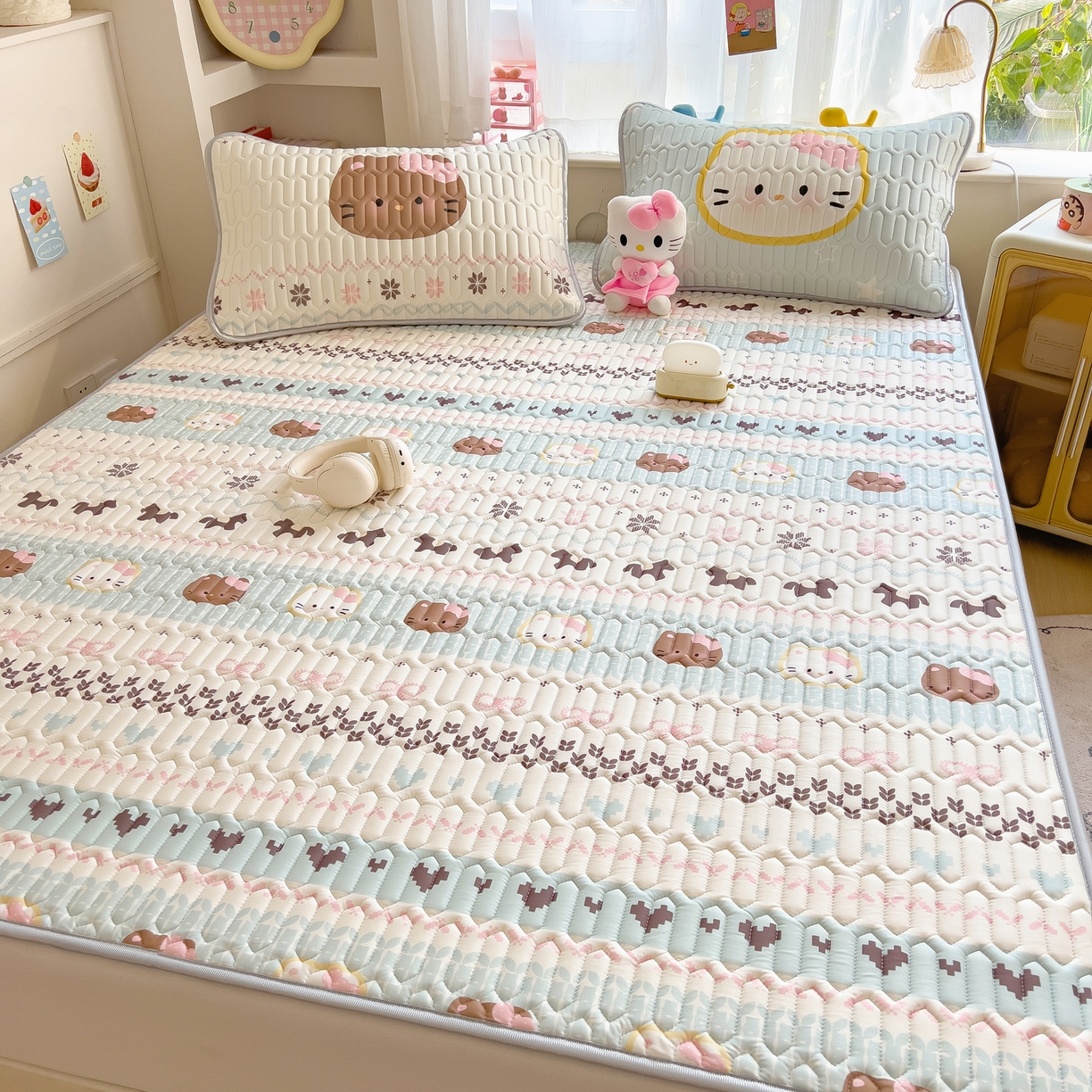 91家纺网 家纺一手货源 找家纺 摩妮卡 2026新款数码大版小清新乳胶凉席床席款三件套-场景二 友谊记忆片