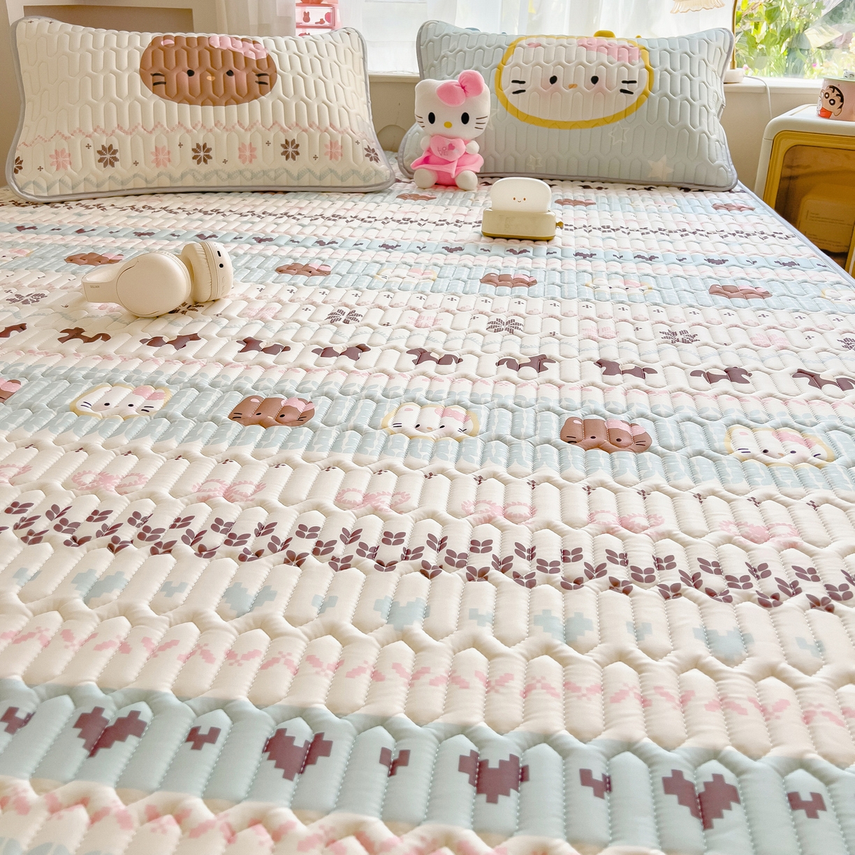 91家纺网 家纺一手货源 找家纺 摩妮卡 2026新款数码大版小清新乳胶凉席床席款三件套-场景二 友谊记忆片