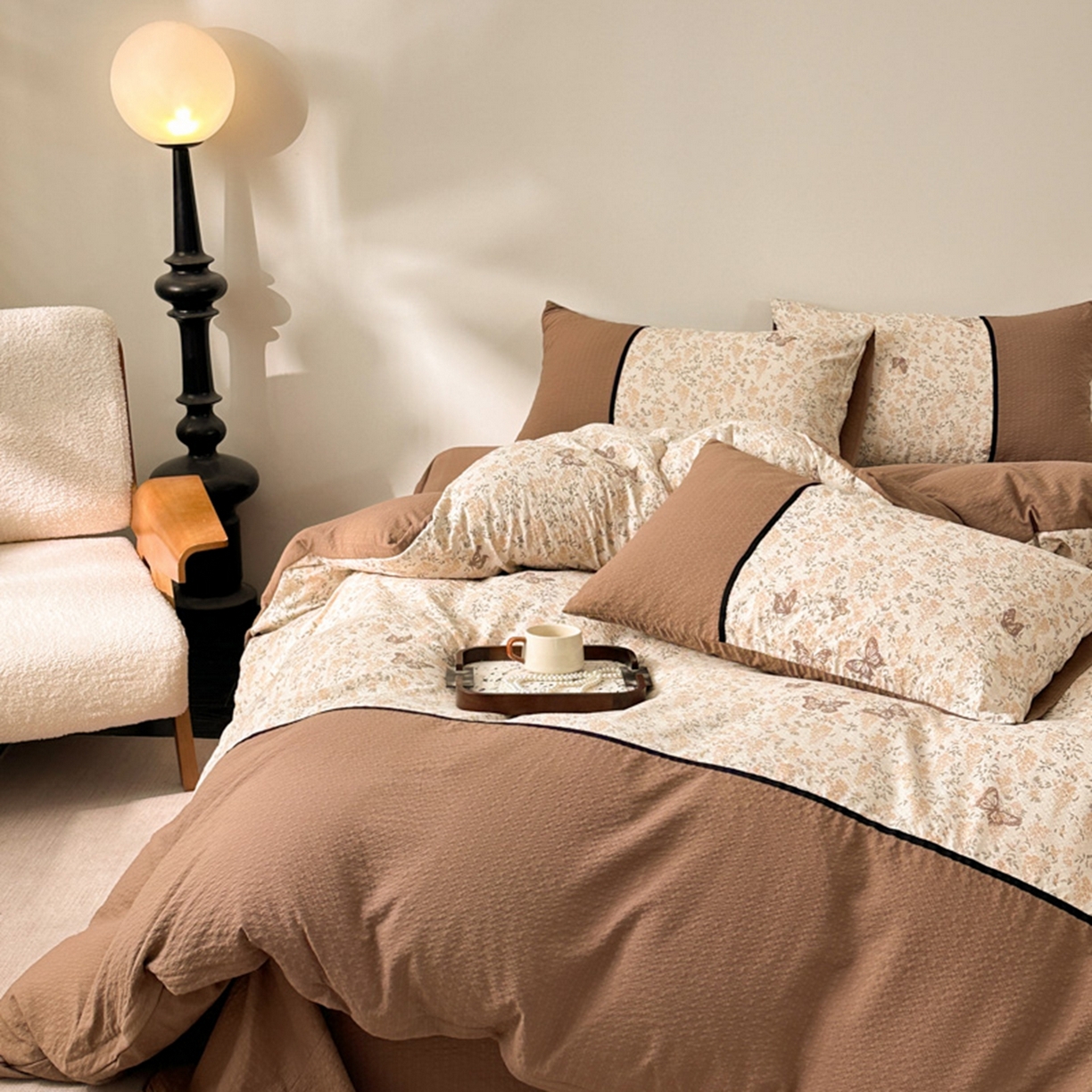 91家纺网 家纺一手货源 找家纺 铠畅家纺 2026春夏新品高克重拼接泡芙纱泡泡皱皱纱四件套 花蝶梦