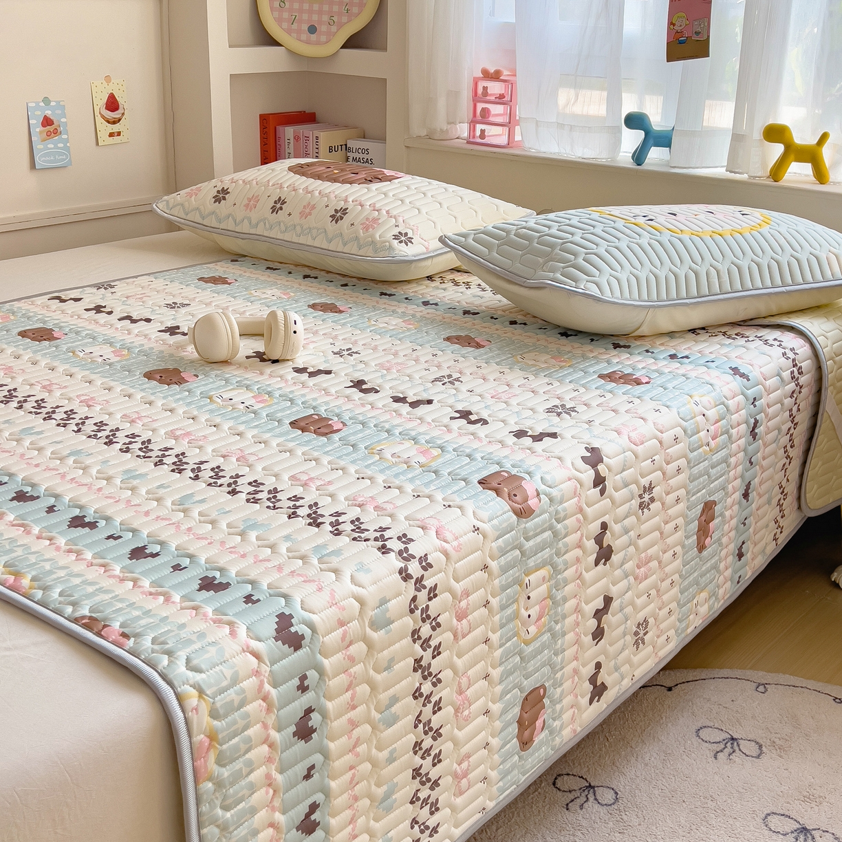 91家纺网 家纺一手货源 找家纺 摩妮卡 2026新款数码大版小清新乳胶凉席床席款三件套-场景二 友谊记忆片