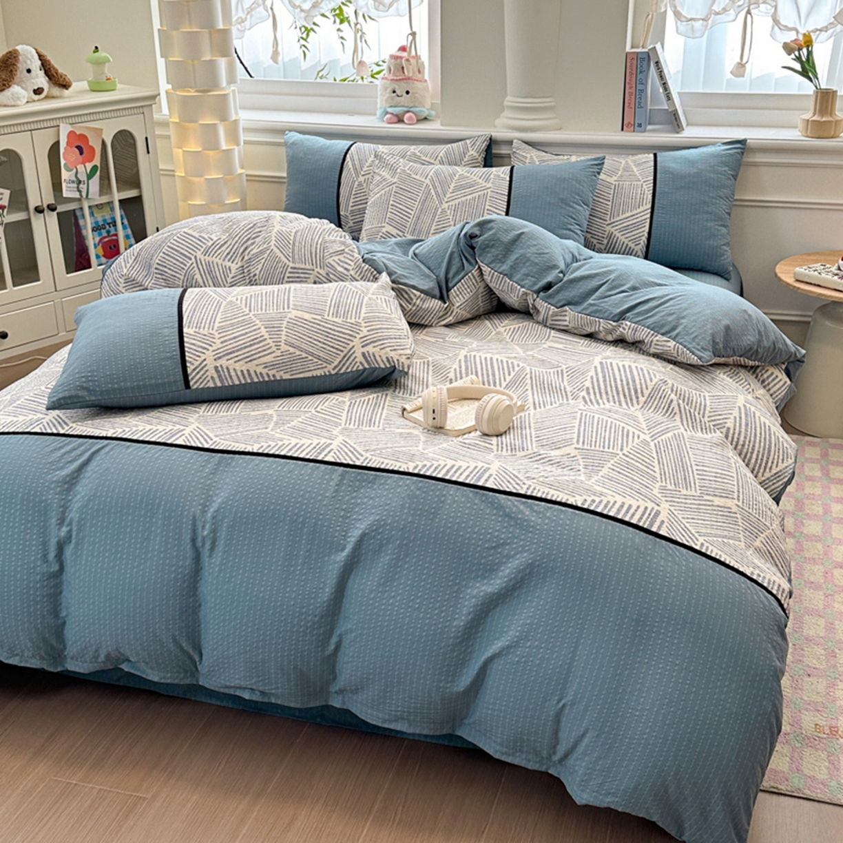 91家纺网 家纺一手货源 找家纺 铠畅家纺 2026春夏新品高克重拼接泡芙纱泡泡皱皱纱四件套 蓝纹序