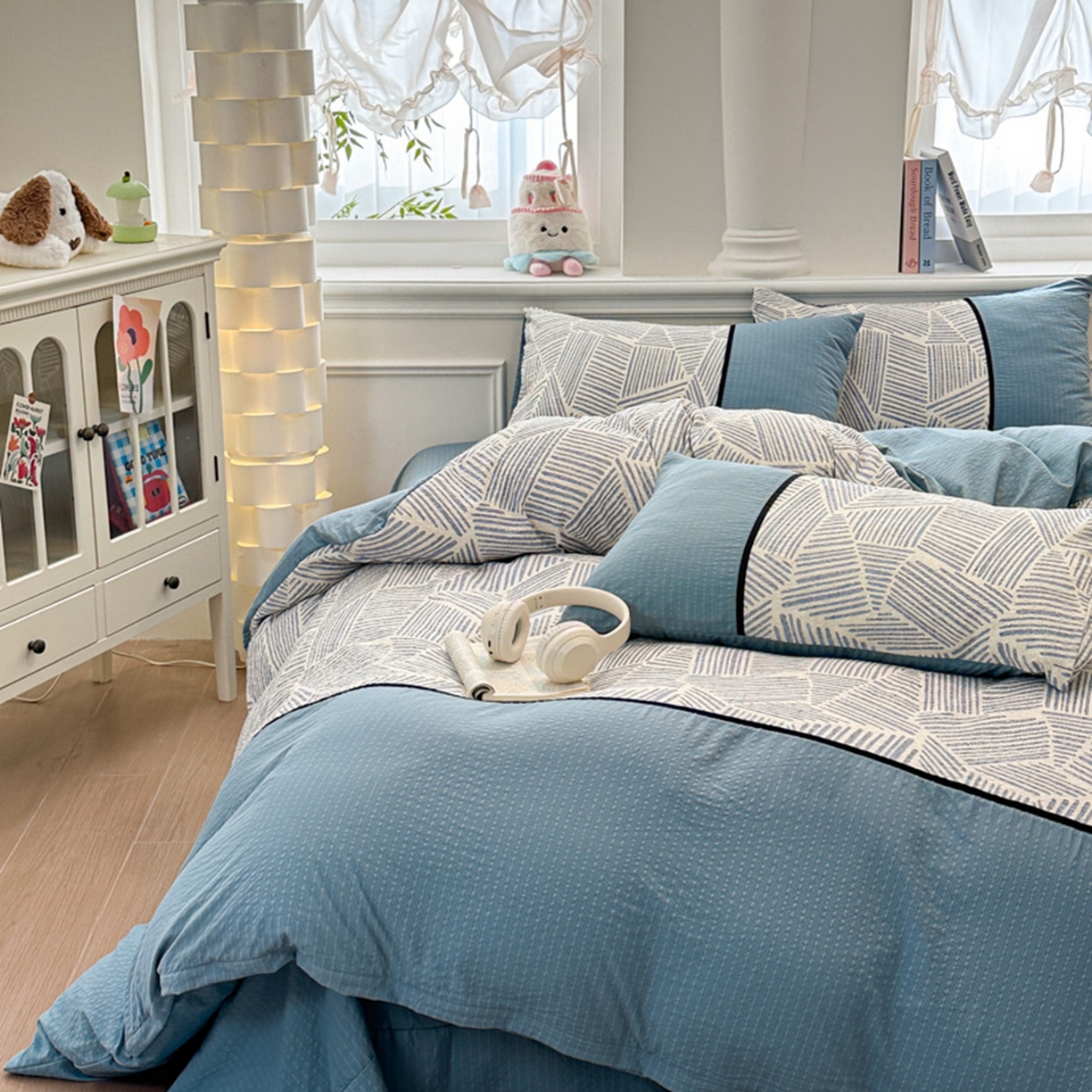 91家纺网 家纺一手货源 找家纺 铠畅家纺 2026春夏新品高克重拼接泡芙纱泡泡皱皱纱四件套 蓝纹序