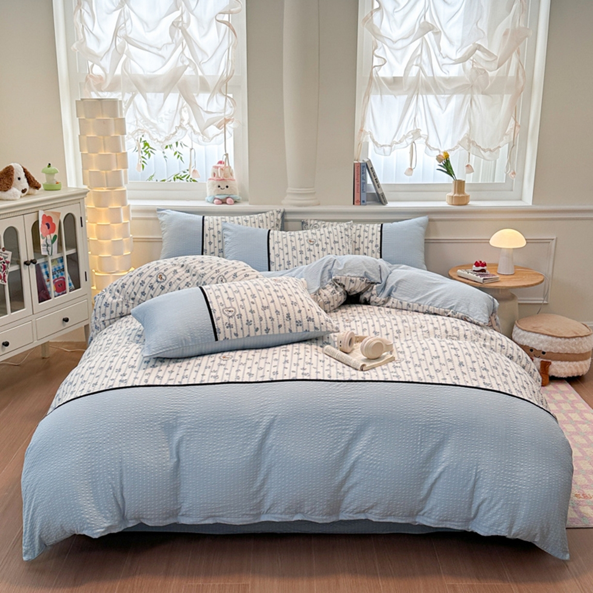 91家纺网 家纺一手货源 找家纺 铠畅家纺 2026春夏新品高克重拼接泡芙纱泡泡皱皱纱四件套 蓝雾花