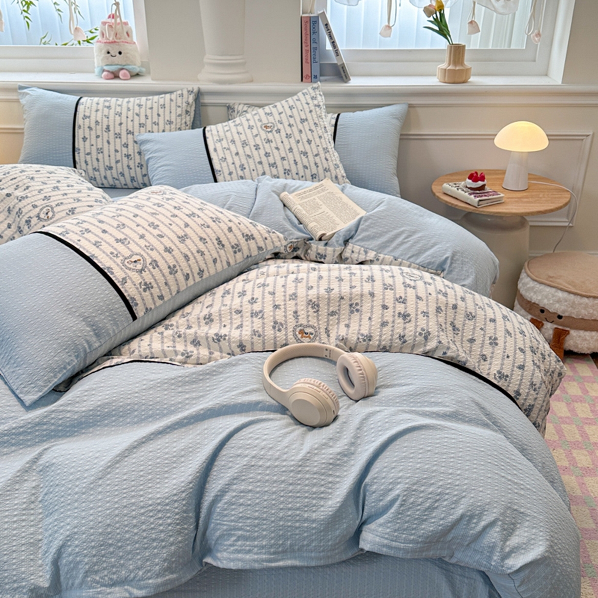 91家纺网 家纺一手货源 找家纺 铠畅家纺 2026春夏新品高克重拼接泡芙纱泡泡皱皱纱四件套 蓝雾花