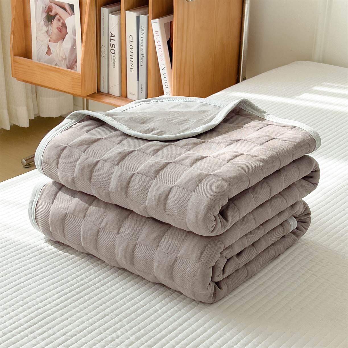 91家纺网 家纺一手货源 找家纺 云恋家纺 2026新款空气提花全棉盖毯夏被毯子 方格-灰卡