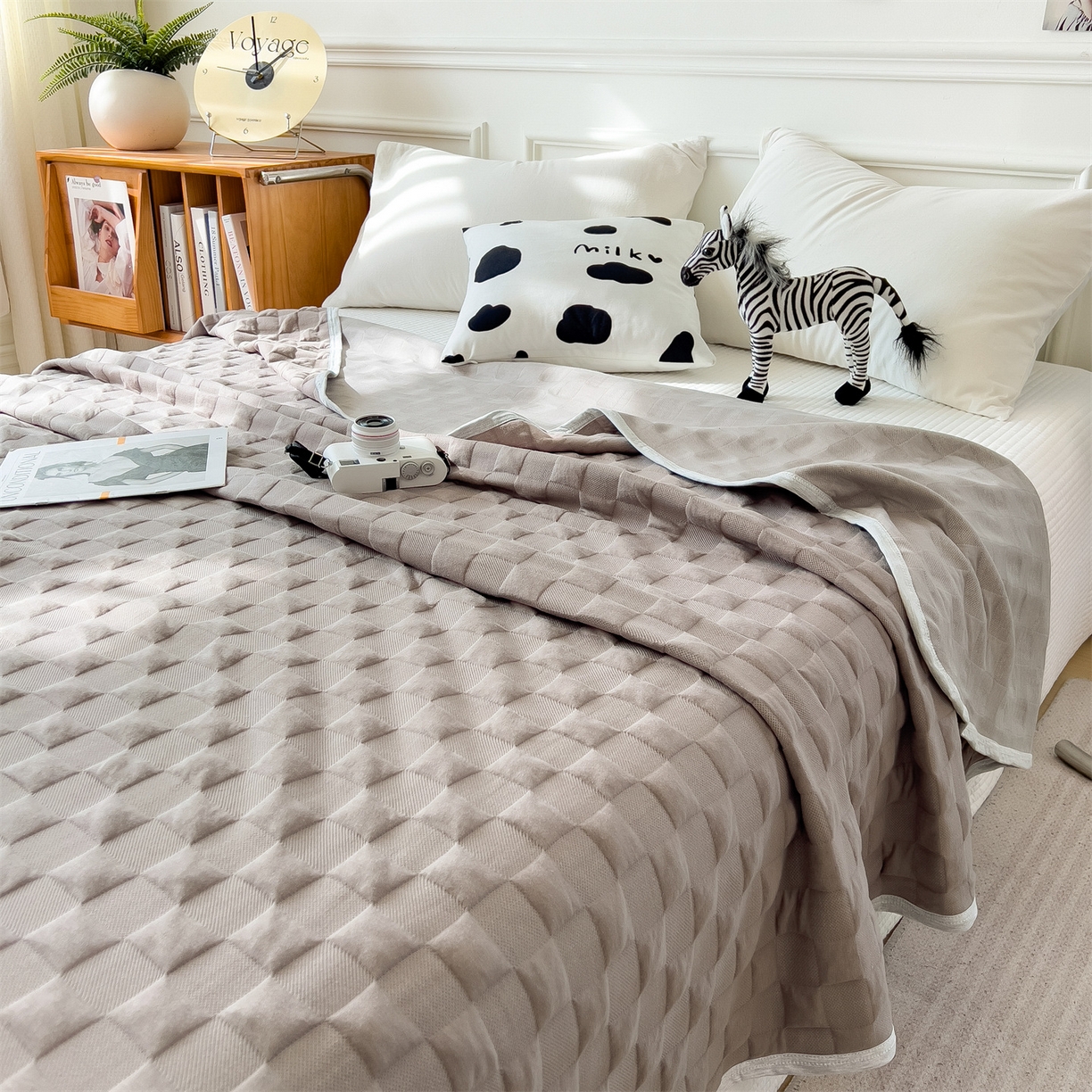 91家纺网 家纺一手货源 找家纺 云恋家纺 2026新款空气提花全棉盖毯夏被毯子 方格-灰卡