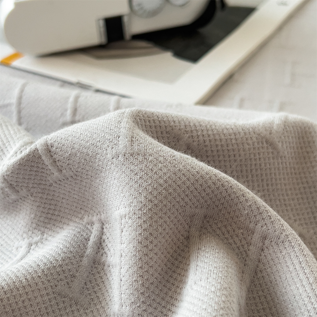 91家纺网 家纺一手货源 找家纺 云恋家纺 2026新款空气提花全棉盖毯夏被毯子 格调-浅灰