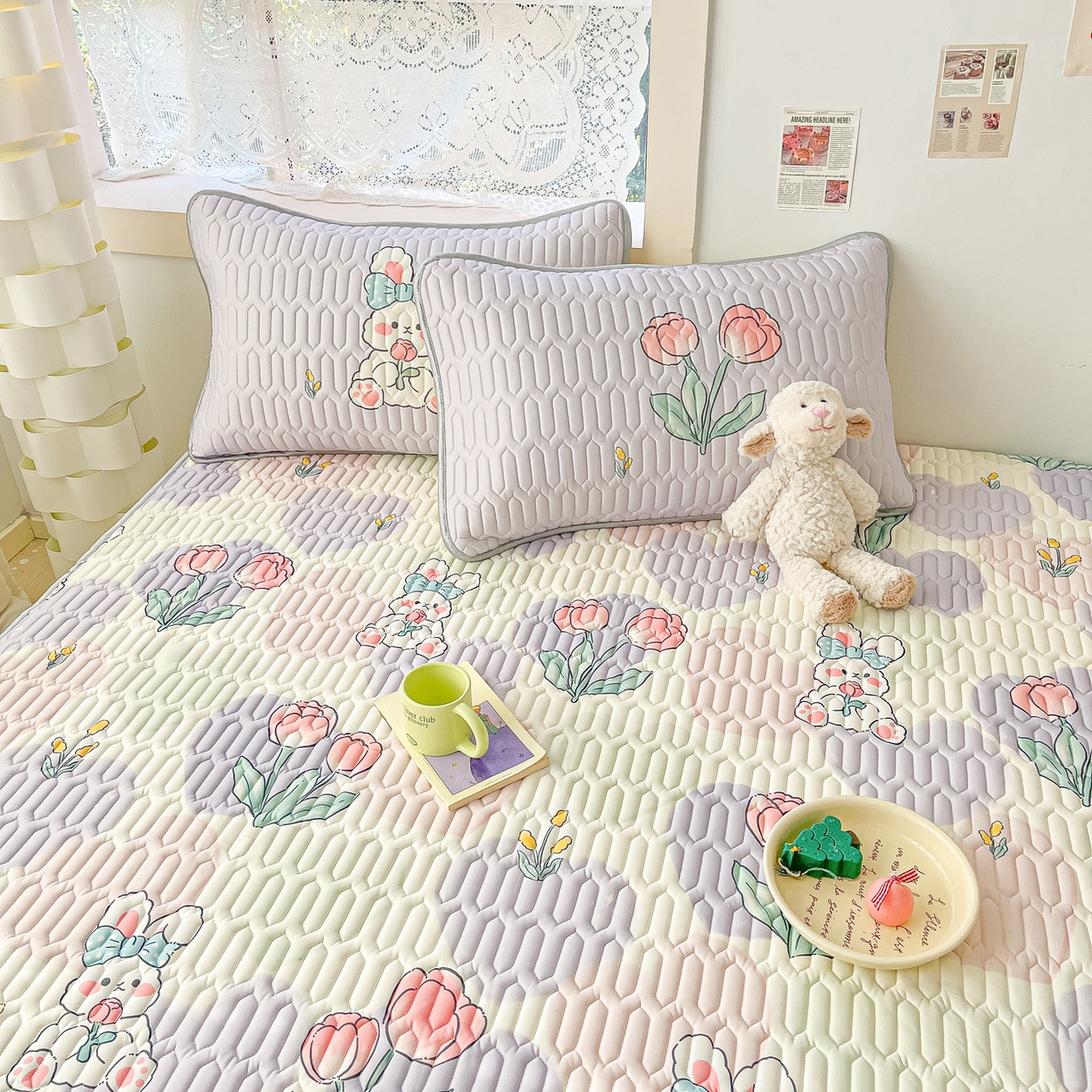 91家纺网 家纺一手货源 找家纺 摩妮卡 2026新款数码大版小清新乳胶凉席床席款三件套-场景二 爱心兔