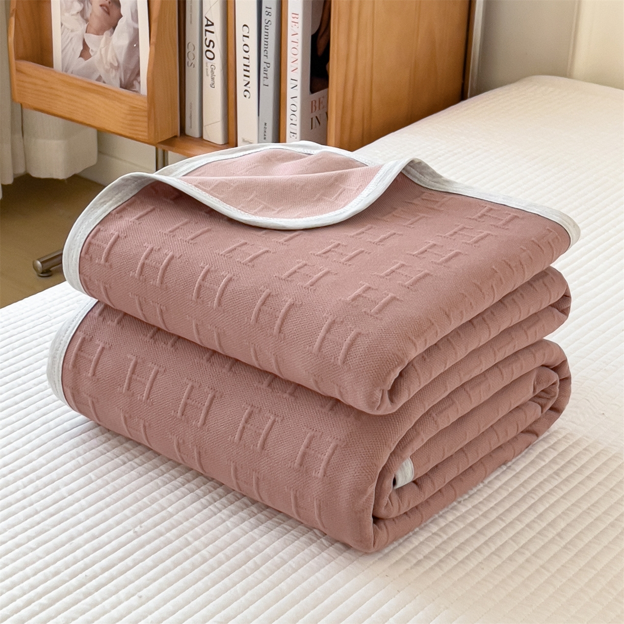 91家纺网 家纺一手货源 找家纺 云恋家纺 2026新款空气提花全棉盖毯夏被毯子 格调-豆沙