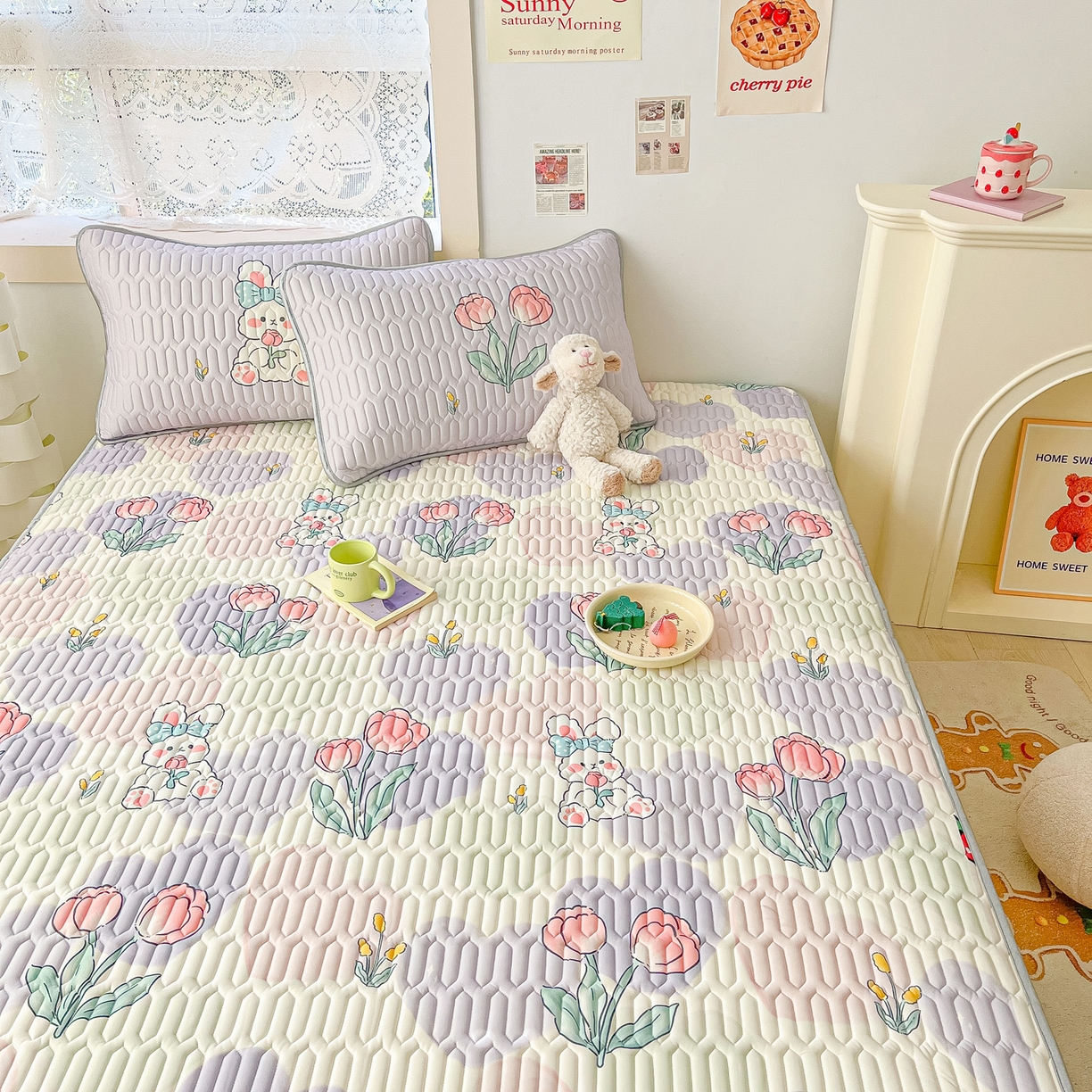 91家纺网 家纺一手货源 找家纺 摩妮卡 2026新款数码大版小清新乳胶凉席床席款三件套-场景二 爱心兔