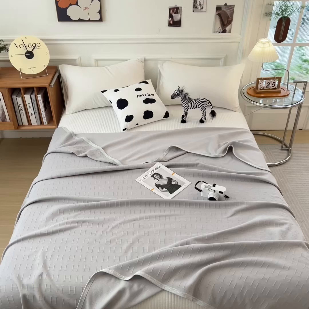 91家纺网 家纺一手货源 找家纺 云恋家纺 2026新款空气提花全棉盖毯夏被毯子 格调-浅灰