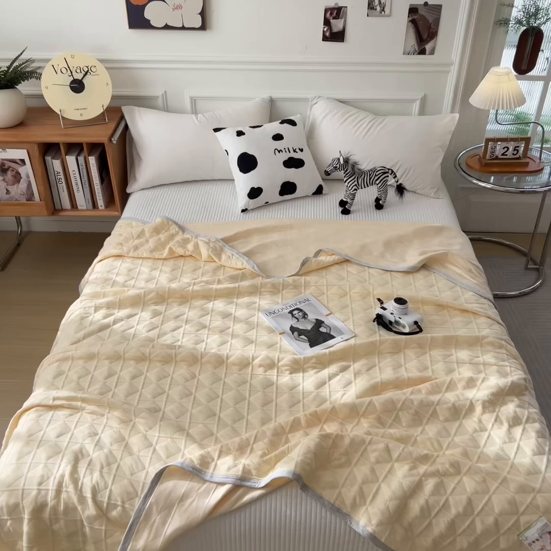 91家纺网 家纺一手货源 找家纺 云恋家纺 2026新款空气提花全棉盖毯夏被毯子 菱形格-奶黄