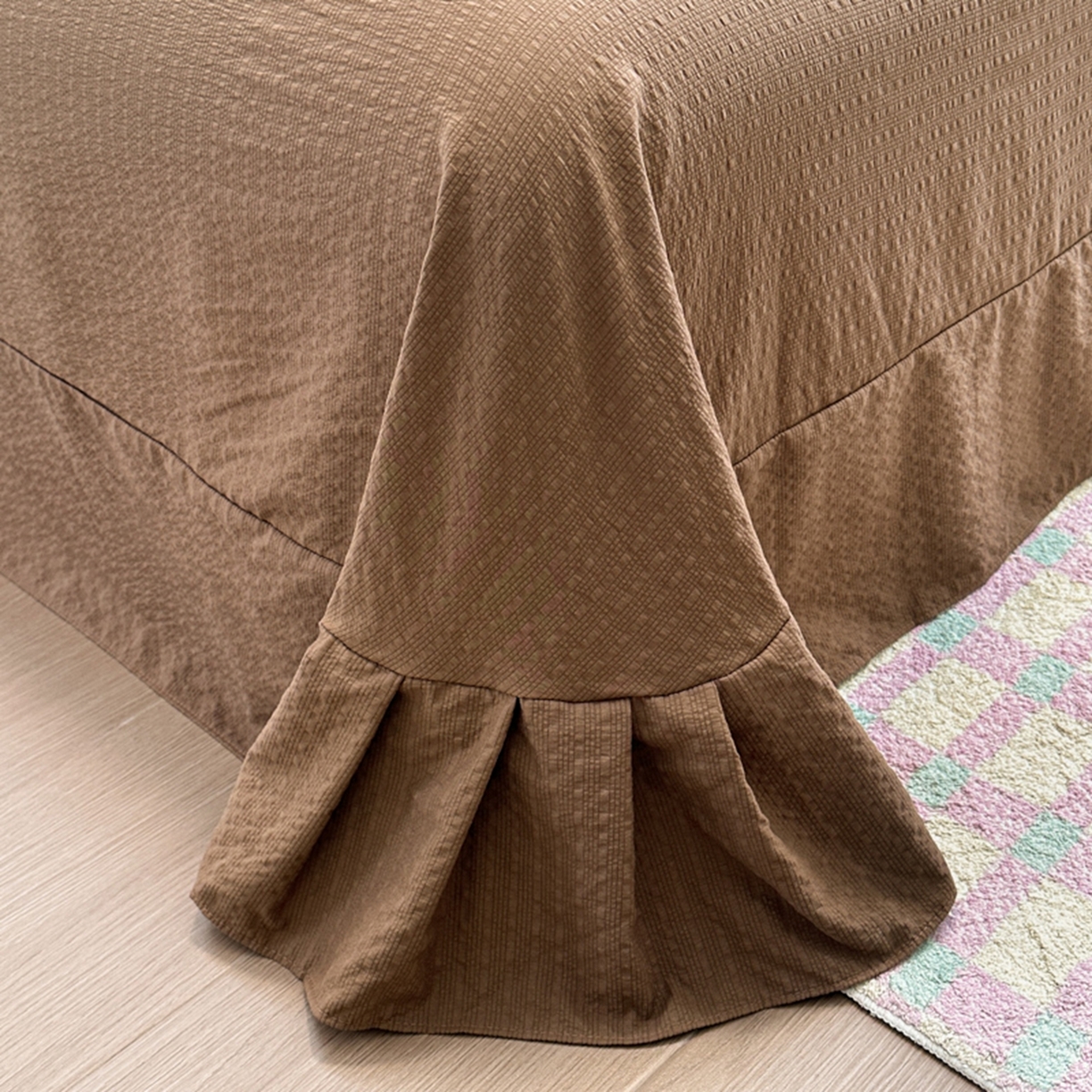 91家纺网 家纺一手货源 找家纺 铠畅家纺 2026春夏新品高克重拼接泡芙纱泡泡皱皱纱四件套 奶油草莓