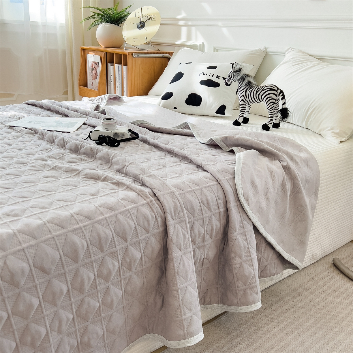 91家纺网 家纺一手货源 找家纺 云恋家纺 2026新款空气提花全棉盖毯夏被毯子 菱形格-奶雾灰