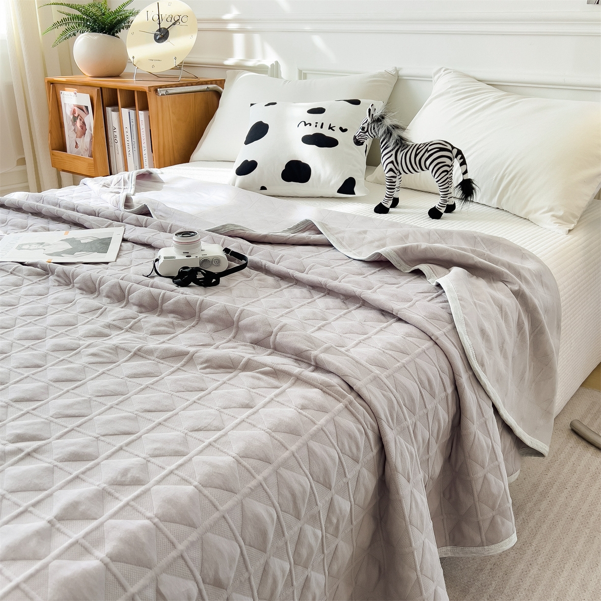 91家纺网 家纺一手货源 找家纺 云恋家纺 2026新款空气提花全棉盖毯夏被毯子 菱形格-奶雾灰