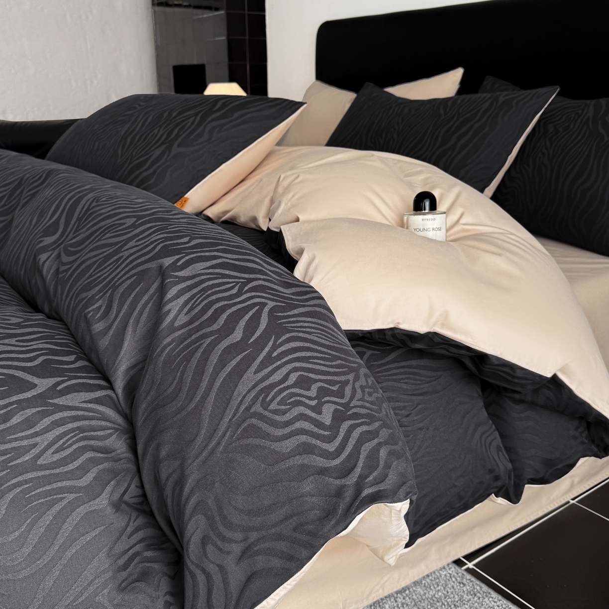 91家纺网 家纺一手货源 找家纺 （总）简宜家居（朝初家纺） 2026新款40支全棉提花四件套--彩绘系列