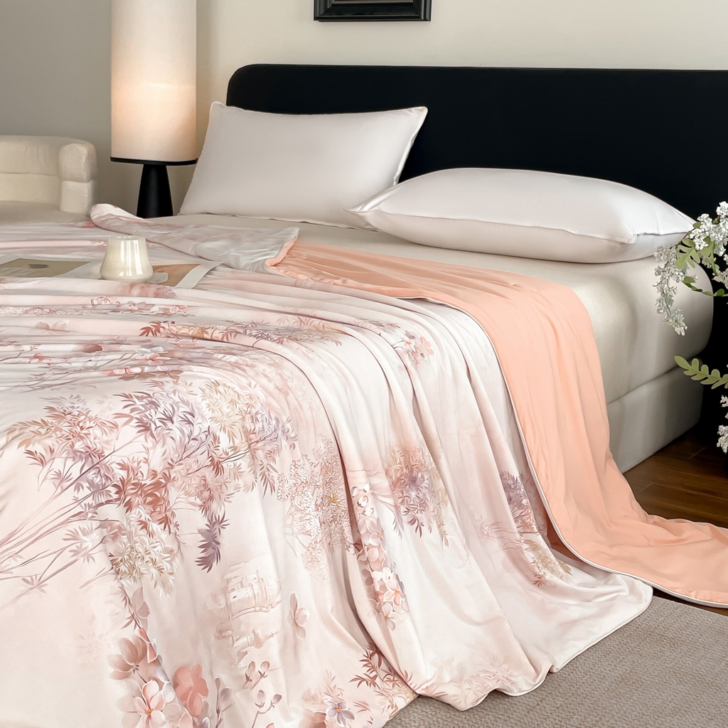 91家纺网 家纺一手货源 找家纺 名兮家居 2026新款印花款锦氨凉感丝夏被空调被夏凉被 丛林晓梦