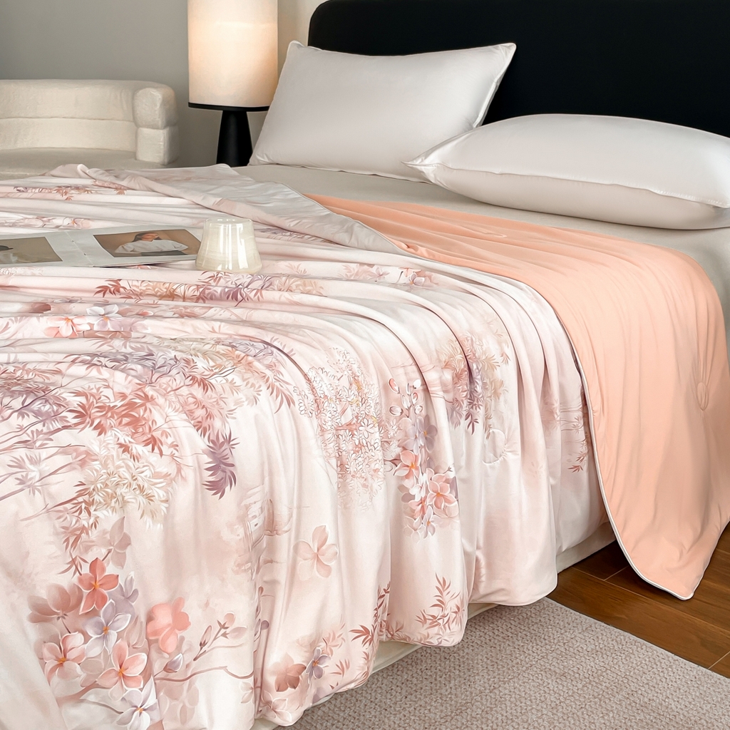 91家纺网 家纺一手货源 找家纺 名兮家居 2026新款印花款锦氨凉感丝夏被空调被夏凉被 丛林晓梦