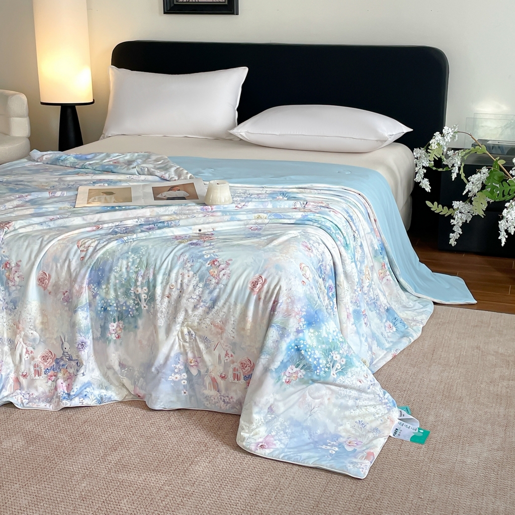 91家纺网 家纺一手货源 找家纺 名兮家居 2026新款印花款锦氨凉感丝夏被空调被夏凉被 花园兔-蓝