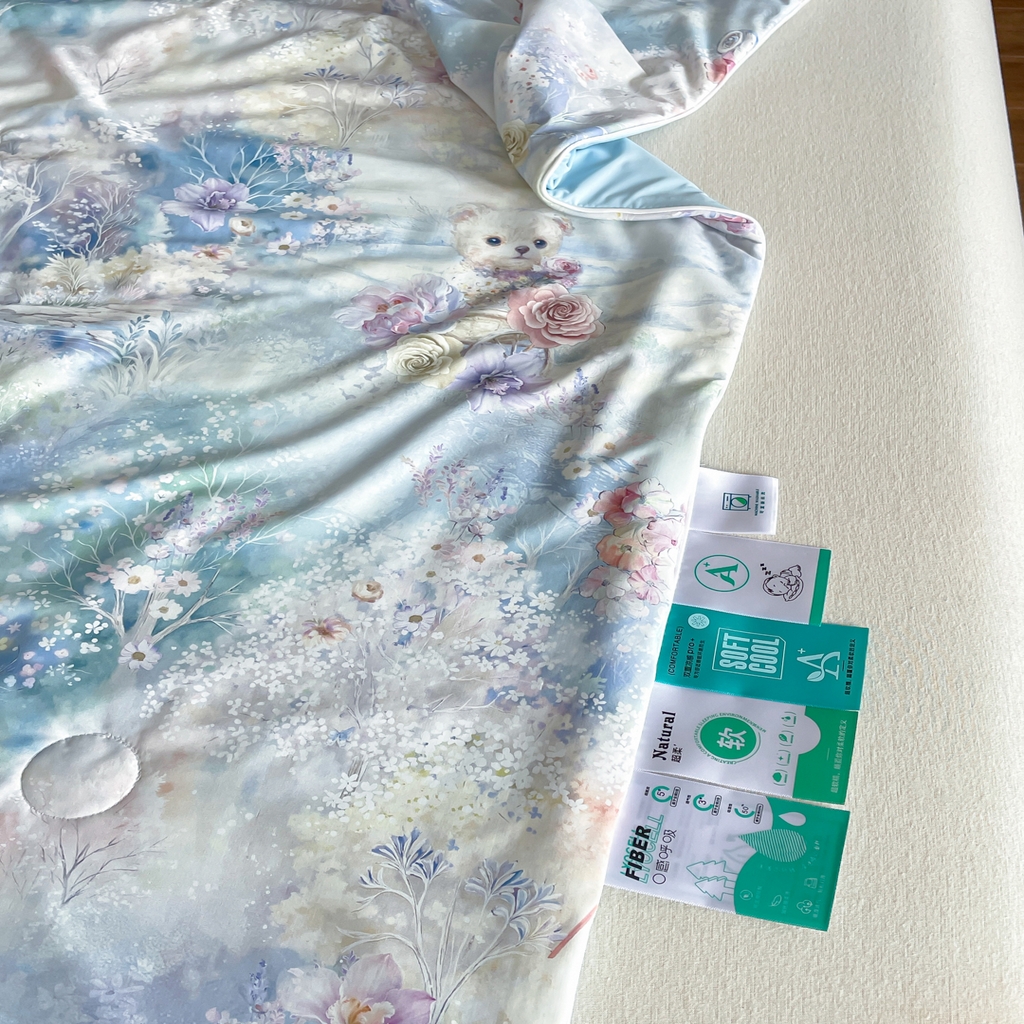 91家纺网 家纺一手货源 找家纺 名兮家居 2026新款印花款锦氨凉感丝夏被空调被夏凉被 花园兔-蓝