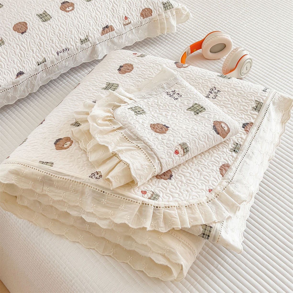 91家纺网 家纺一手货源 找家纺 （总）叠派家纺 2026新款A类印花慕丝绵花边款床盖系列（抽空压缩可供跨境）提供买家秀