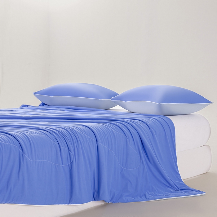 91家纺网 家纺一手货源 找家纺 迪梵家纺 2026新款锦氨凉感黑科技（160克面料）凉感丝夏被冰淇淋夏凉被空调被-风格一 嘟嘟蓝