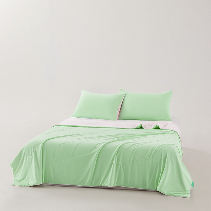 91家纺网 家纺一手货源 找家纺 迪梵家纺 2026新款锦氨凉感黑科技（160克面料）凉感丝夏被冰淇淋夏凉被空调被-风格一 浅绿粉