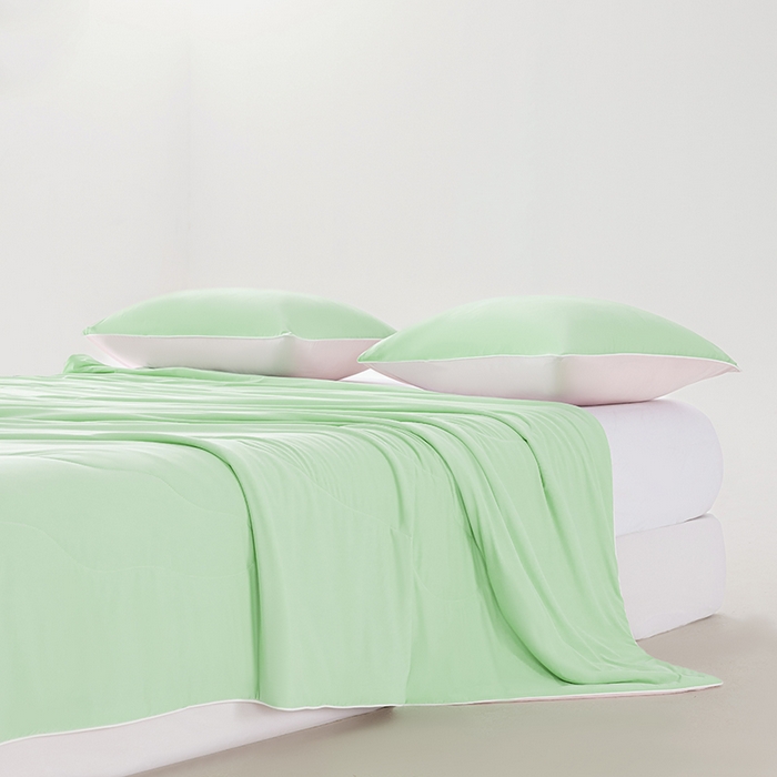 91家纺网 家纺一手货源 找家纺 迪梵家纺 2026新款锦氨凉感黑科技（160克面料）凉感丝夏被冰淇淋夏凉被空调被-风格一 浅绿粉