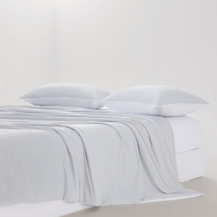 91家纺网 家纺一手货源 找家纺 迪梵家纺 2026新款锦氨凉感黑科技（160克面料）凉感丝夏被冰淇淋夏凉被空调被-风格一 深浅灰