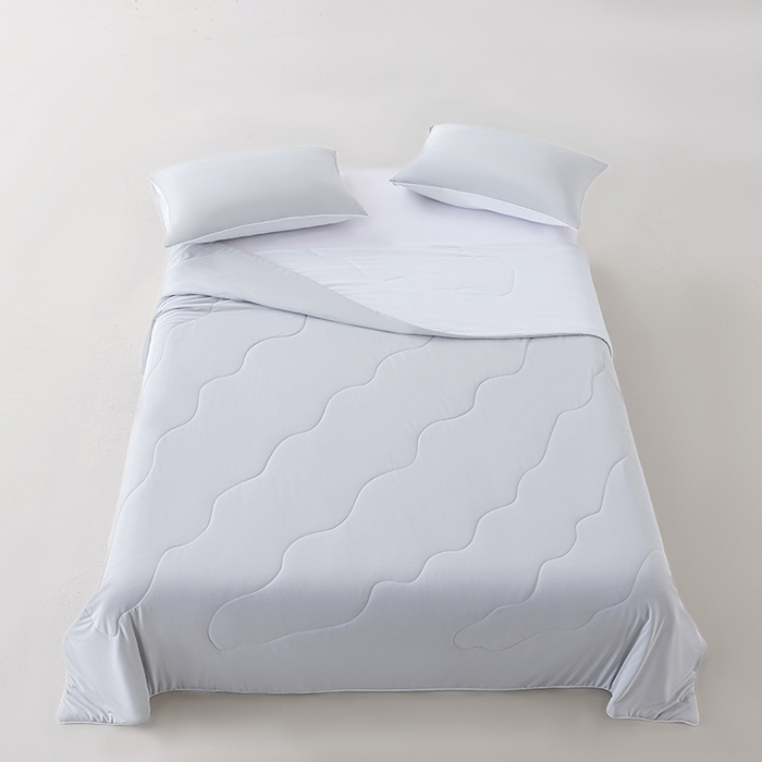 91家纺网 家纺一手货源 找家纺 迪梵家纺 2026新款锦氨凉感黑科技（160克面料）凉感丝夏被冰淇淋夏凉被空调被-风格一 深浅灰