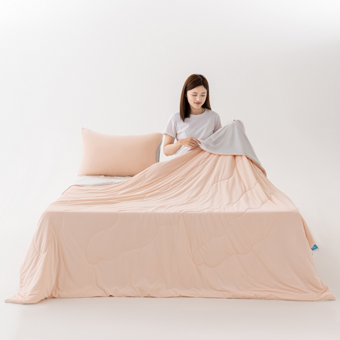 91家纺网 家纺一手货源 找家纺 迪梵家纺 2026新款锦氨凉感黑科技（160克面料）凉感丝夏被冰淇淋夏凉被空调被-风格一 桃喜玉