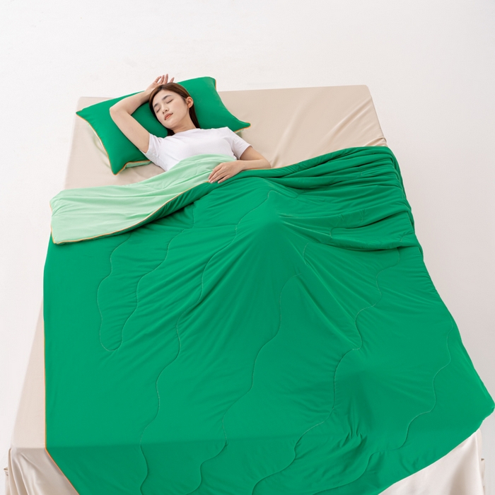 91家纺网 家纺一手货源 找家纺 迪梵家纺 2026新款锦氨凉感黑科技（160克面料）凉感丝夏被冰淇淋夏凉被空调被-风格二 西瓜啵啵