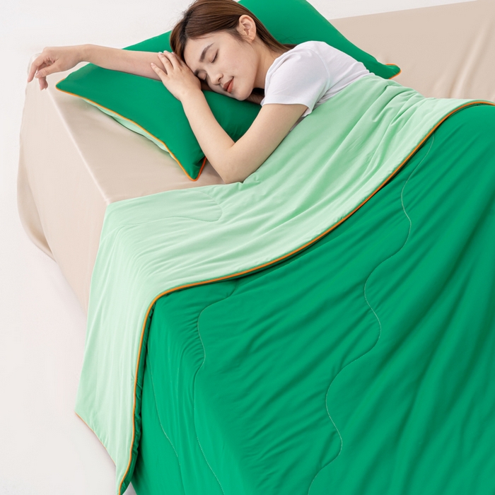 91家纺网 家纺一手货源 找家纺 迪梵家纺 2026新款锦氨凉感黑科技（160克面料）凉感丝夏被冰淇淋夏凉被空调被-风格二 西瓜啵啵